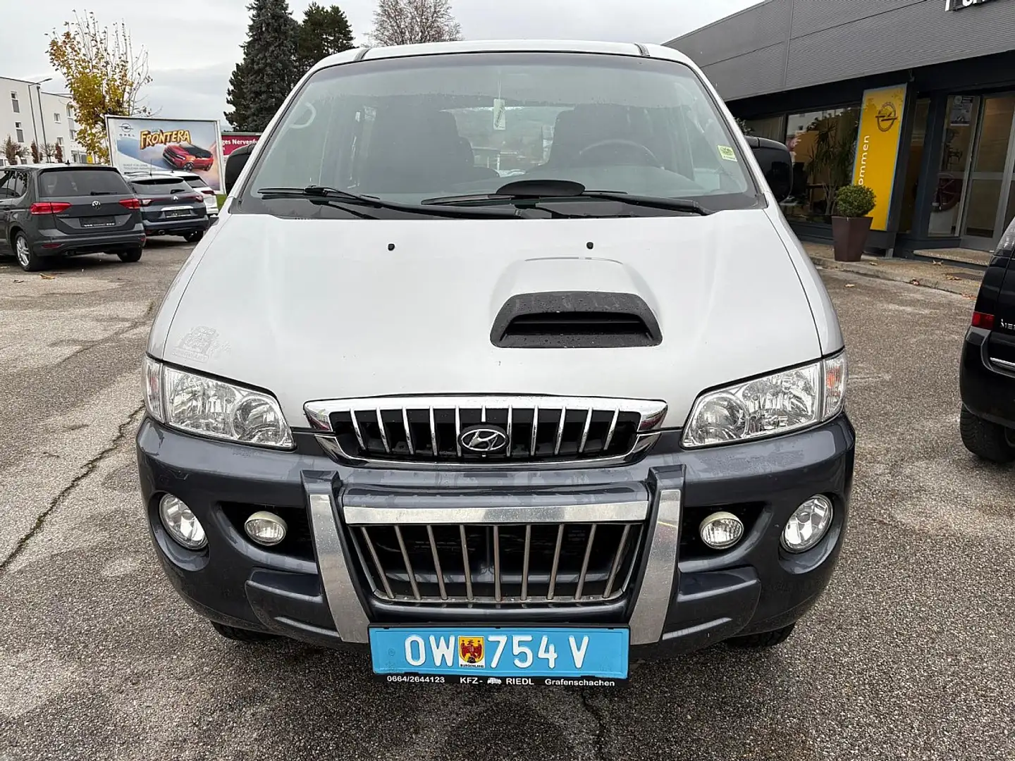 Hyundai Starex 2,5 HSV CRDi 4WD **1. Besitz/Rostfrei/Klima/6 S... Grau - 2