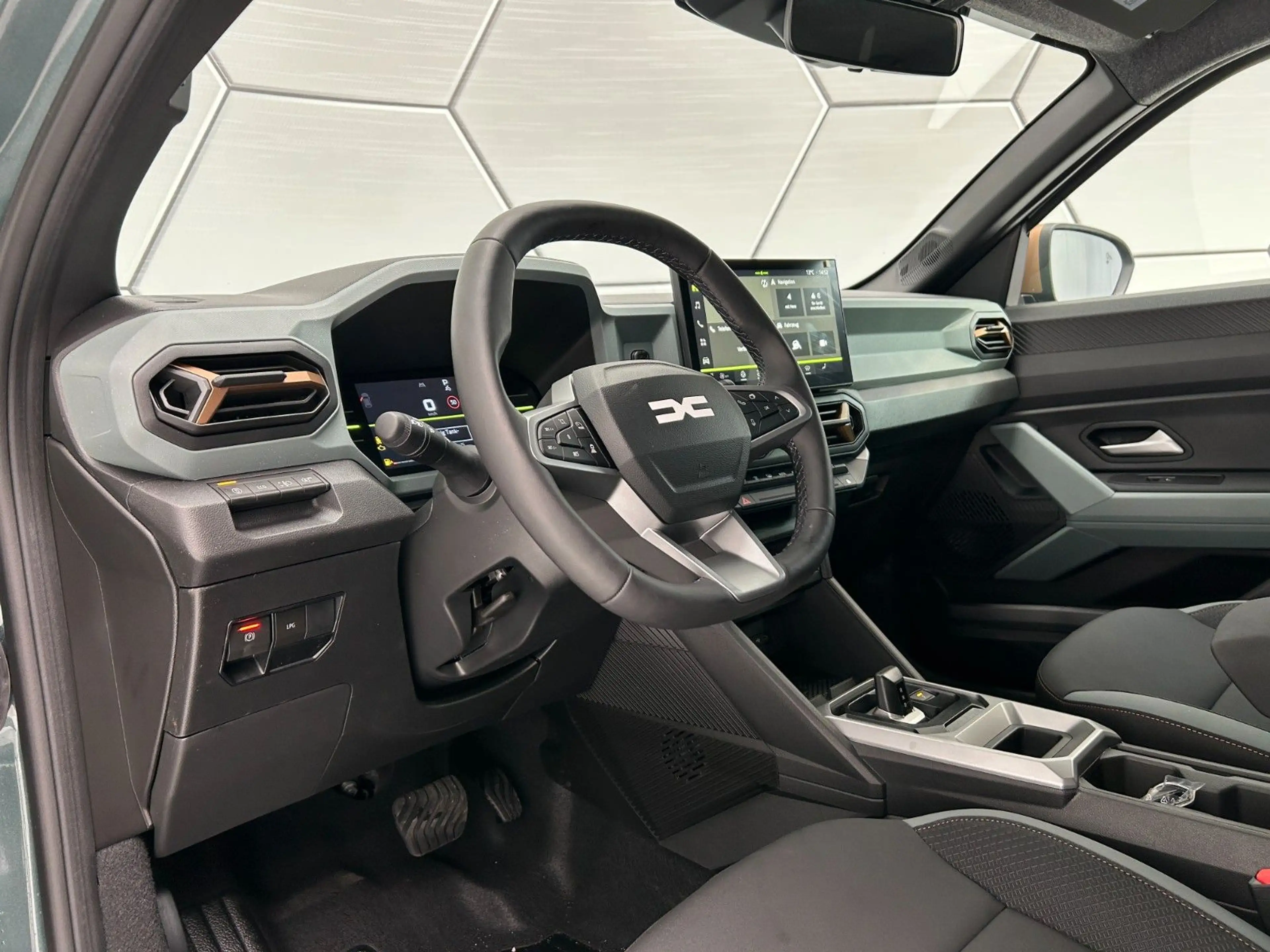Dacia Duster Extreme hybrid 155 Winter-Plus — photo 13