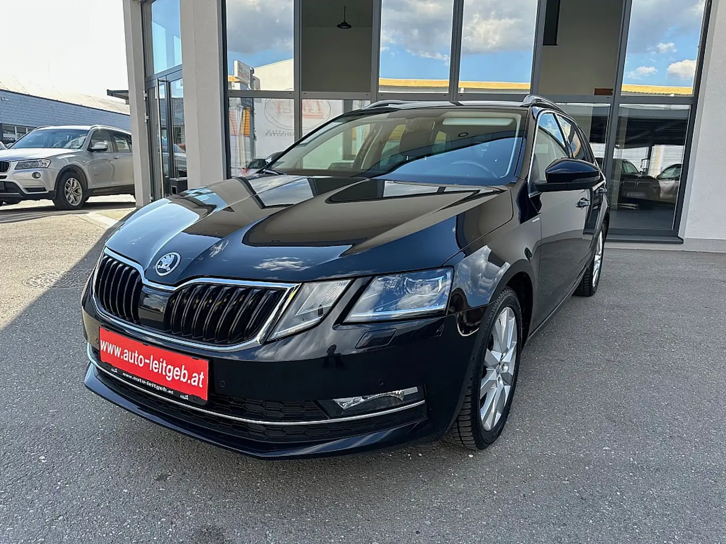 Skoda Octavia Combi 1,6 Style Limited TDI 4x4 Schwarz - 1