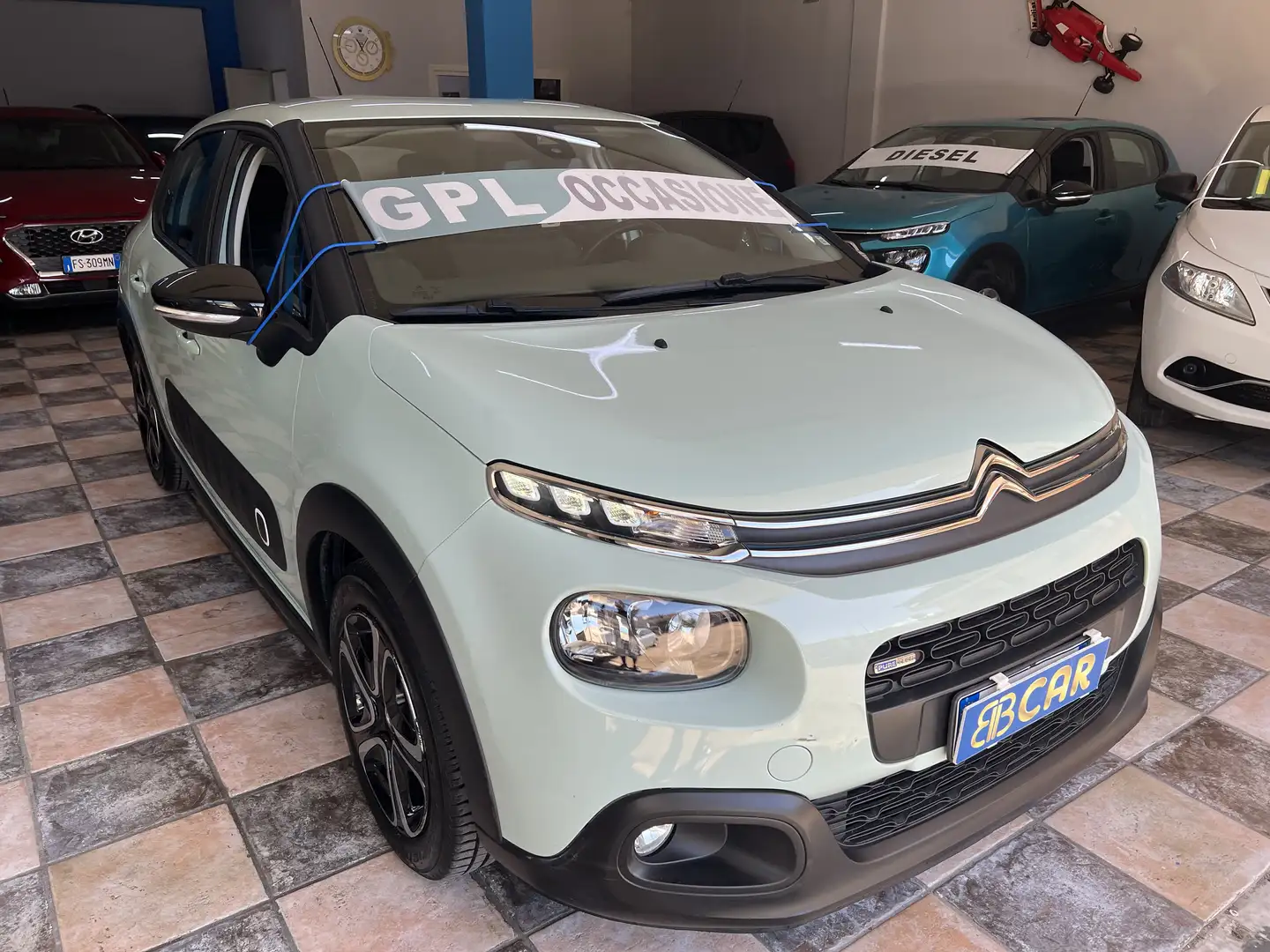 Citroen C3 1.2 puretech Shine Gpl  Casa Madre 82cv - 2