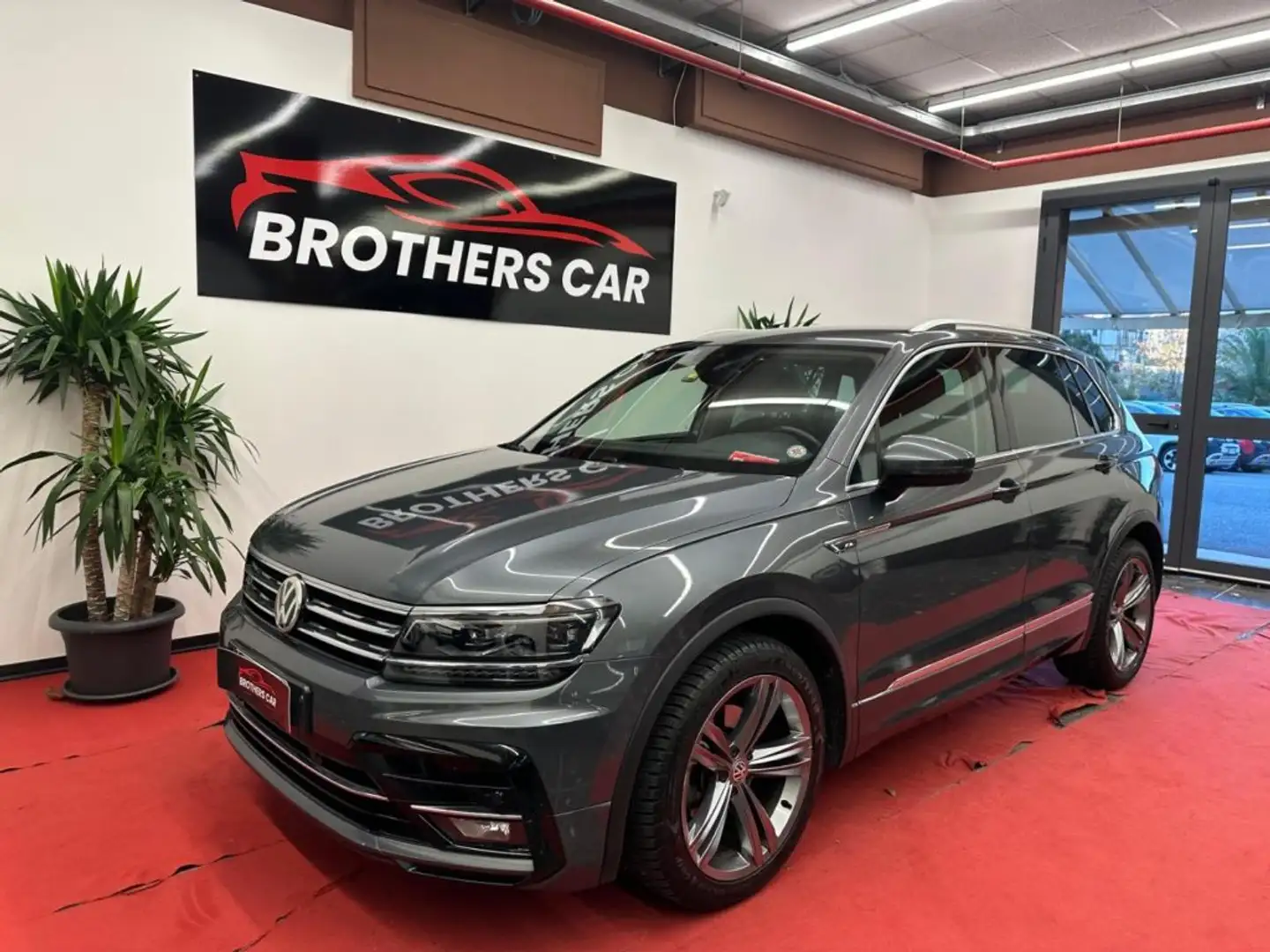 Volkswagen Tiguan 2.0 TDI 4MOTION R LINE - UNICO PROPRIEARIO Grau - 1