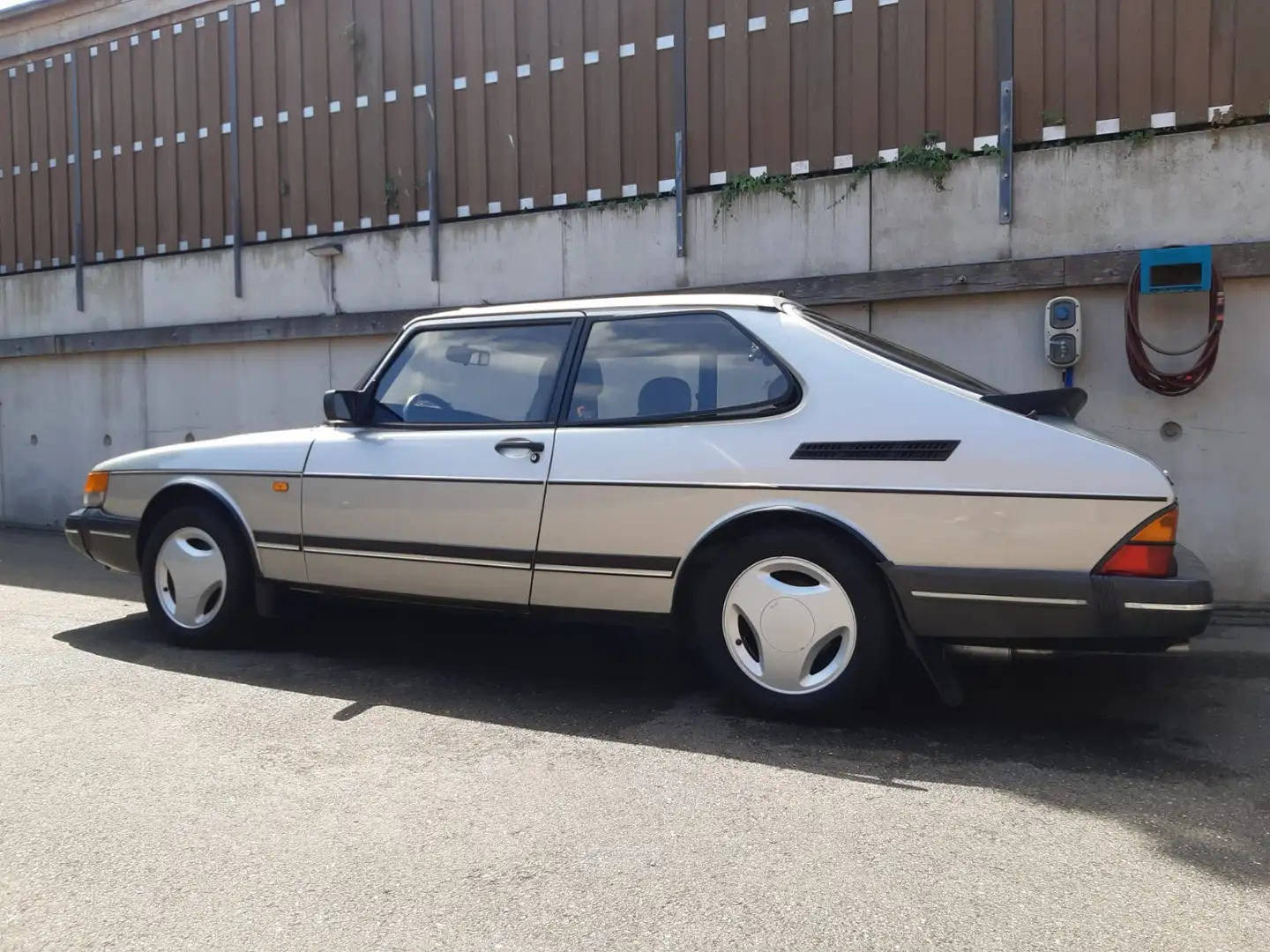 Saab 900 i2.1-16 Brons - 1