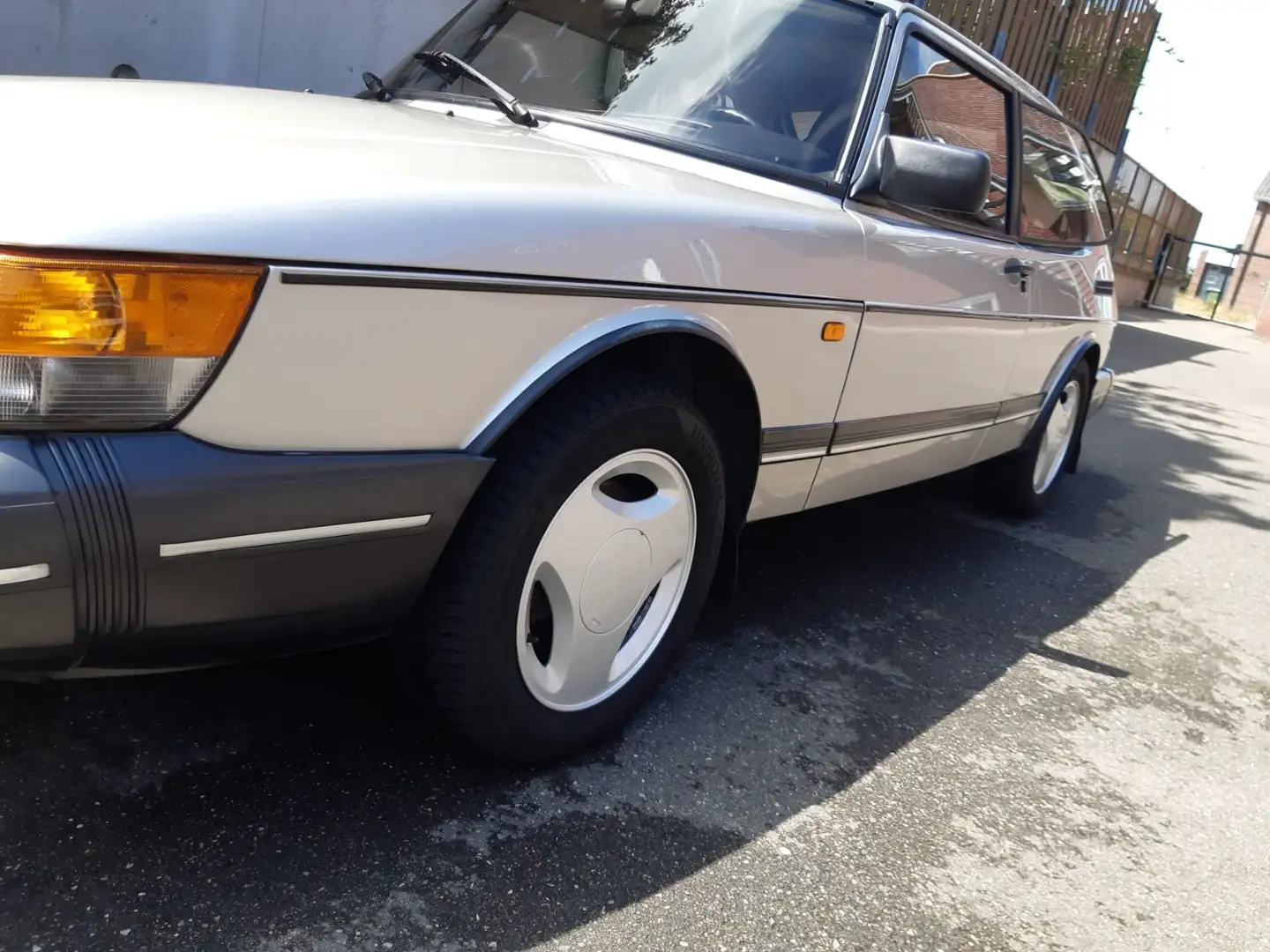 Saab 900 i2.1-16 Brons - 2