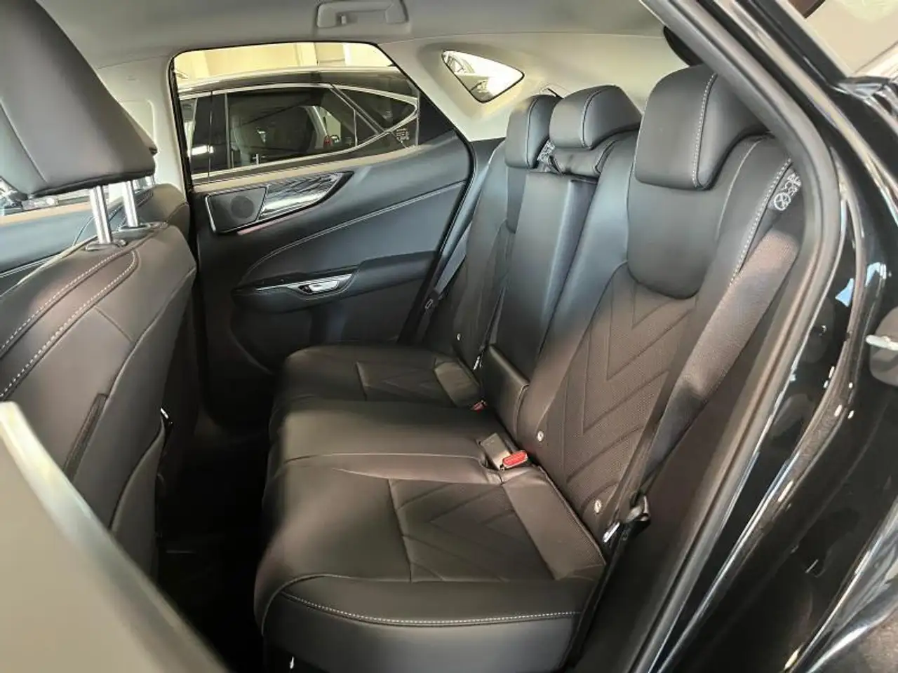 Lexus NX 2026 — фото 10