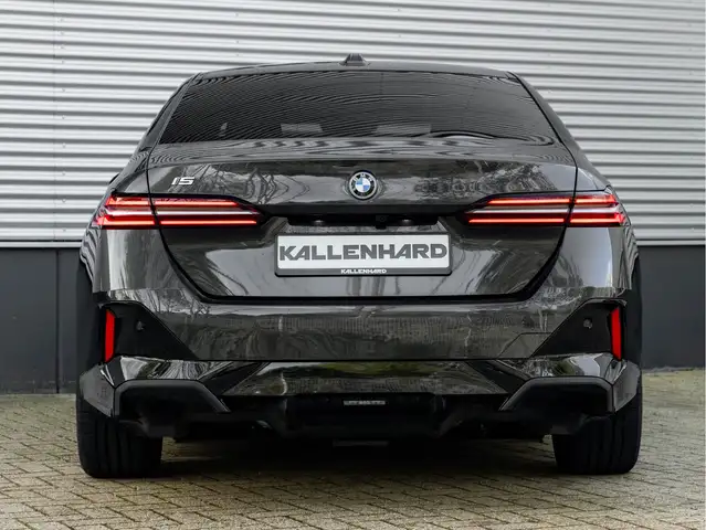 BMW I5 view 5