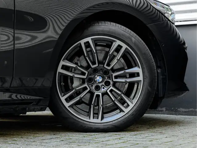 BMW I5 view 13
