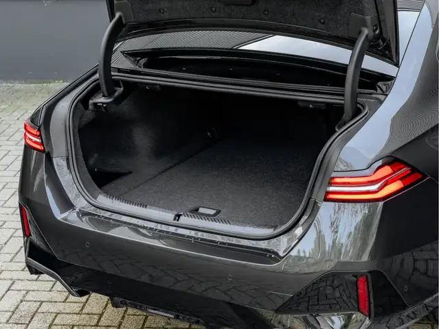 BMW I5 view 10