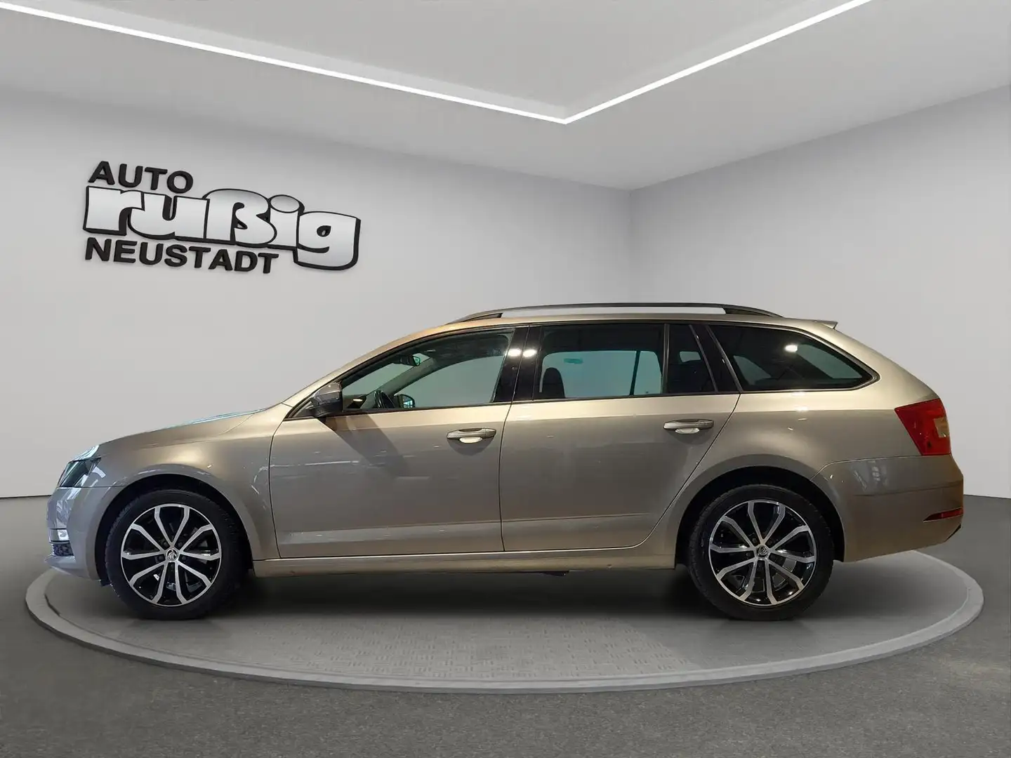 Skoda Octavia Ambition 1.4 16V NAVI*KAMERA*CARPLAY*SHZ Beige - 2