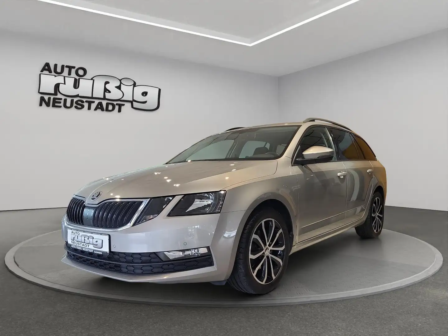Skoda Octavia Ambition 1.4 16V NAVI*KAMERA*CARPLAY*SHZ Beige - 1