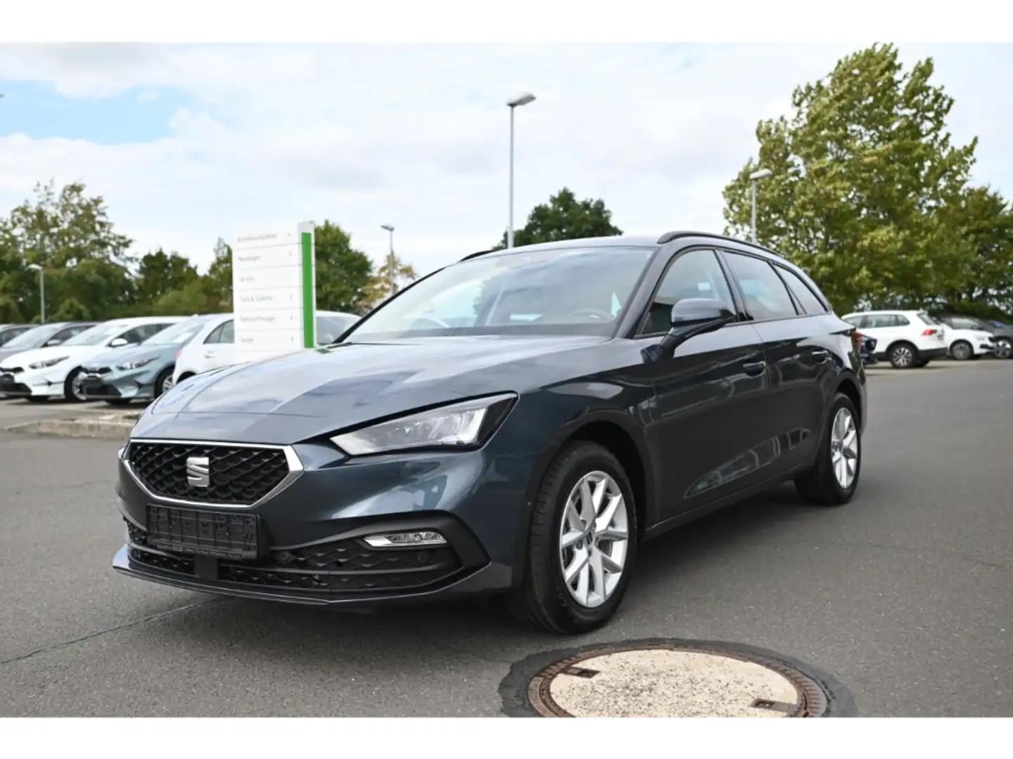 SEAT Leon ST 2.0 TDI STYLE Navi LED SHz  AppleCarPlay Grau - 1