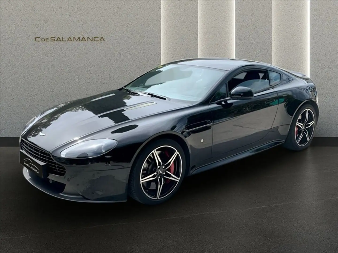 Aston Martin Vantage 4.0 V8 Zwart - 1