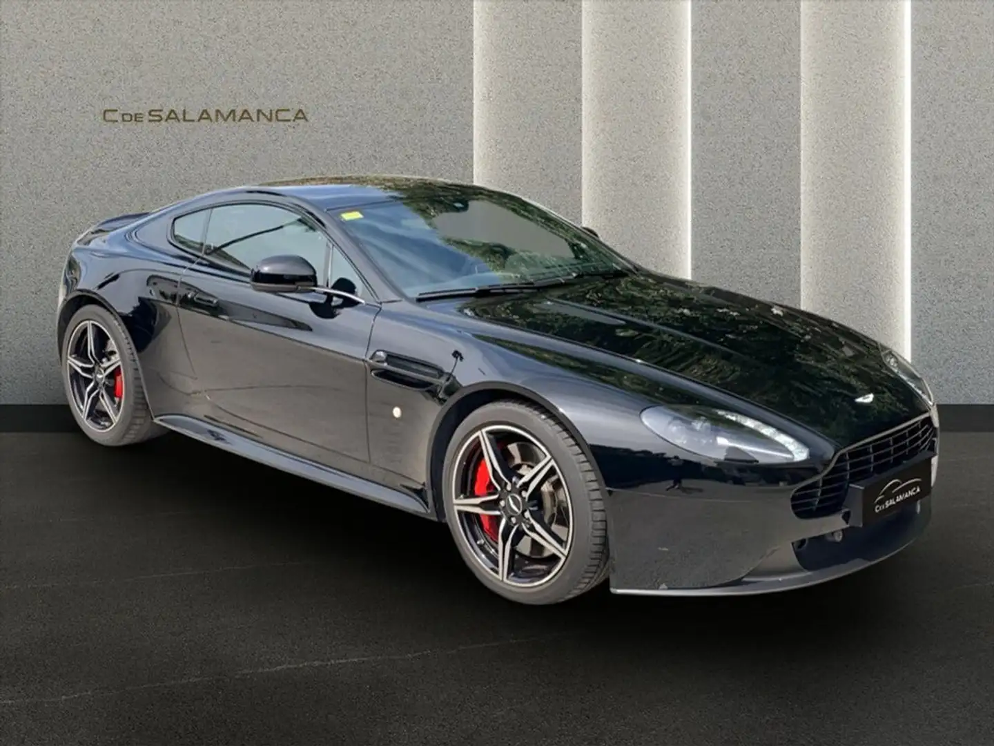 Aston Martin Vantage 4.0 V8 Zwart - 2