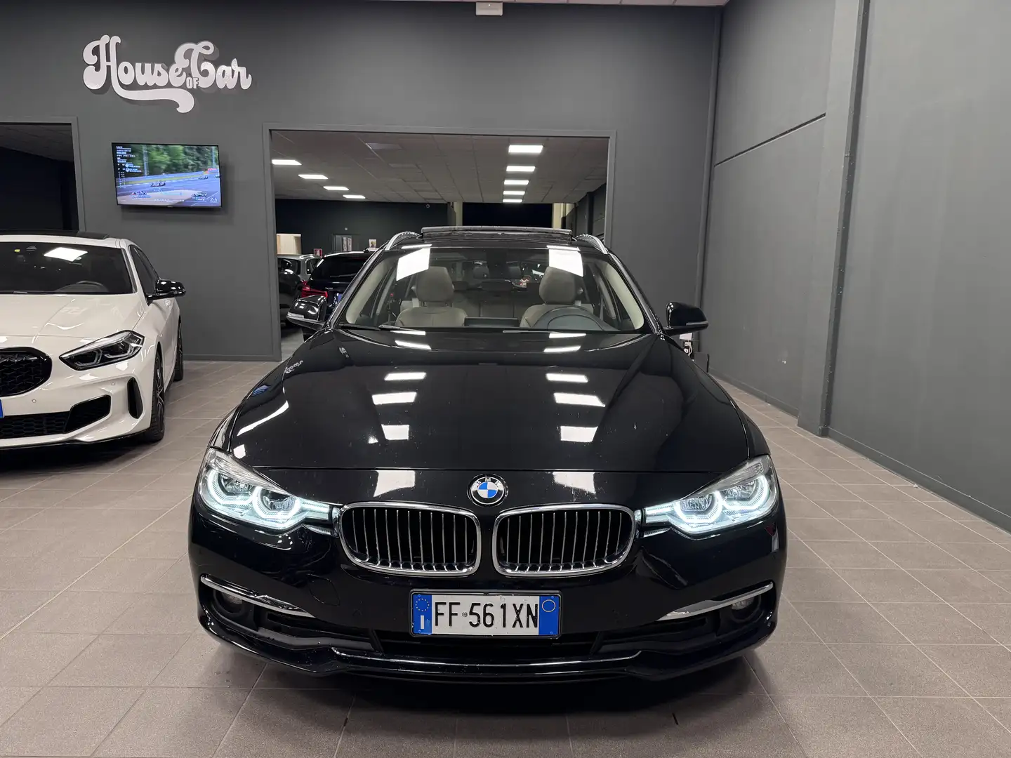 BMW 320 320d Touring Luxury X Drive TETTO APRIBILE - 2