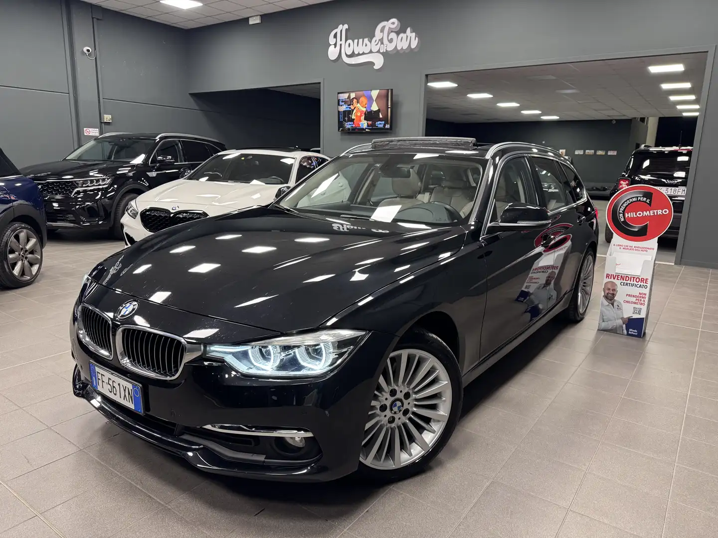 BMW 320 320d Touring Luxury X Drive TETTO APRIBILE - 1