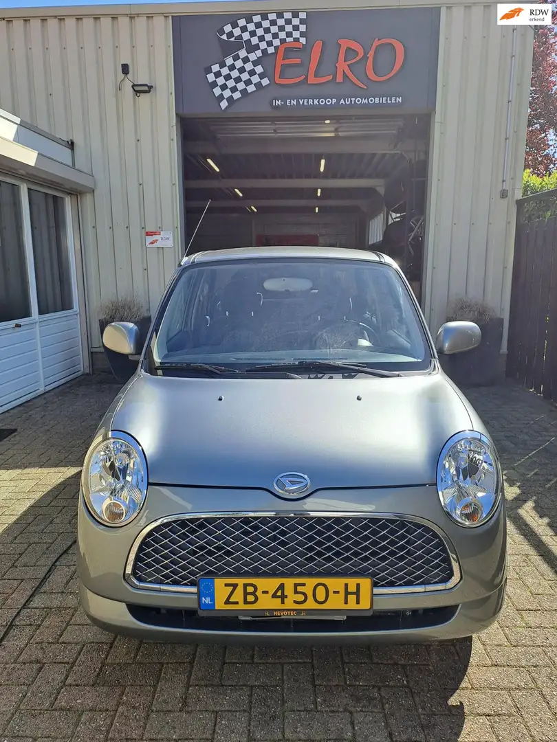 Daihatsu Trevis 1.0 Grau - 1