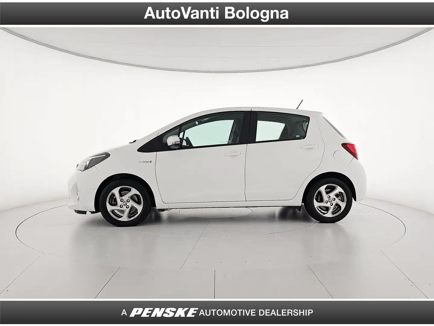 Toyota Yaris 1.5 Hybrid 5 porte Active Blanc - 2