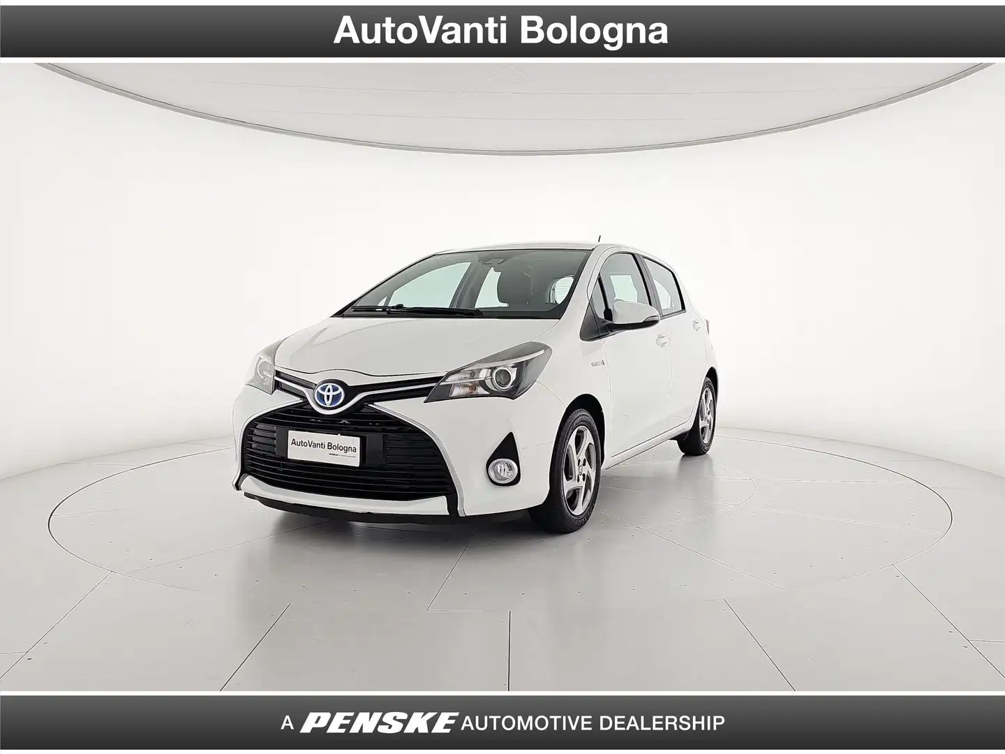 Toyota Yaris 1.5 Hybrid 5 porte Active Blanc - 1