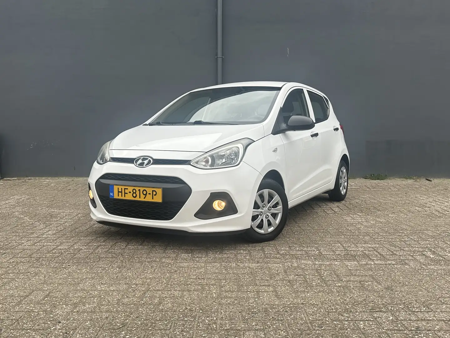 Hyundai i10 1.0i i-Drive Style NL Auto Wit - 1
