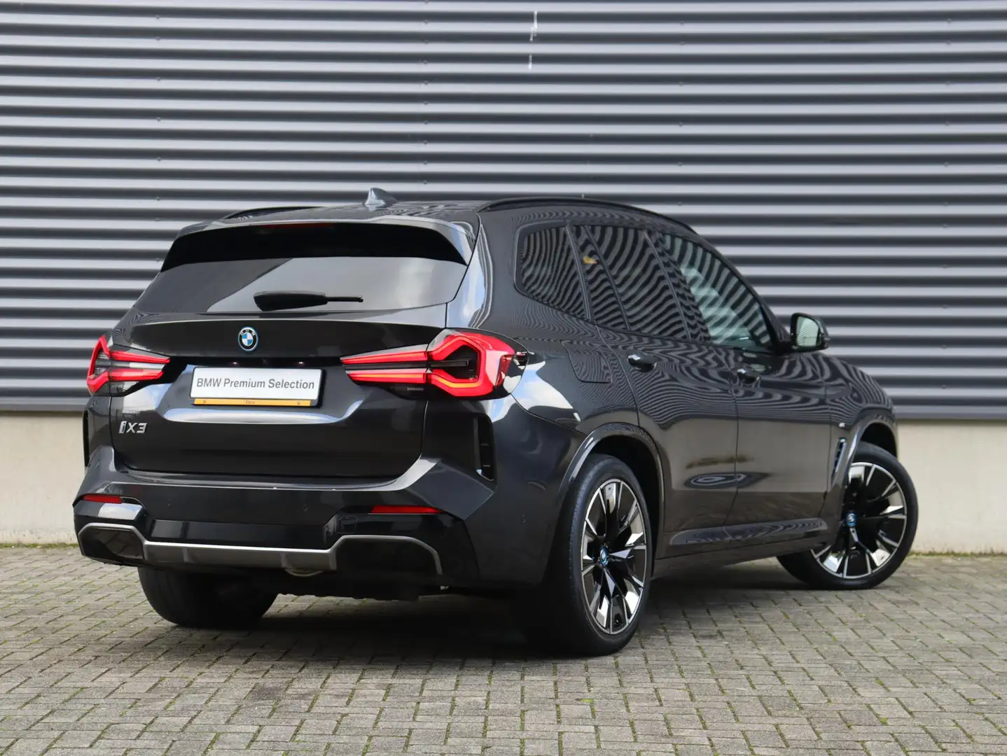 BMW iX3 High Executive | M Sport | Panodak | Driving Assis Noir - 2