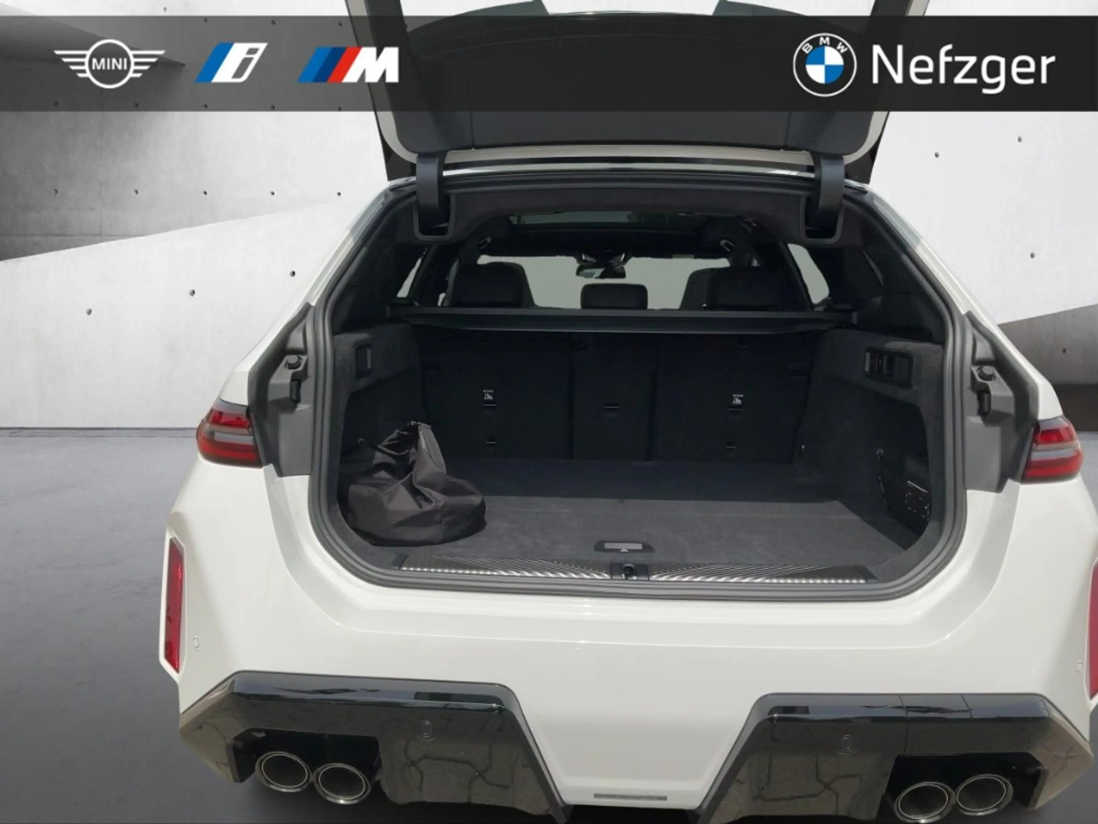 BMW M5 Touring Leder el. AHK Pano B&W HUD Memory Sitz — photo 6