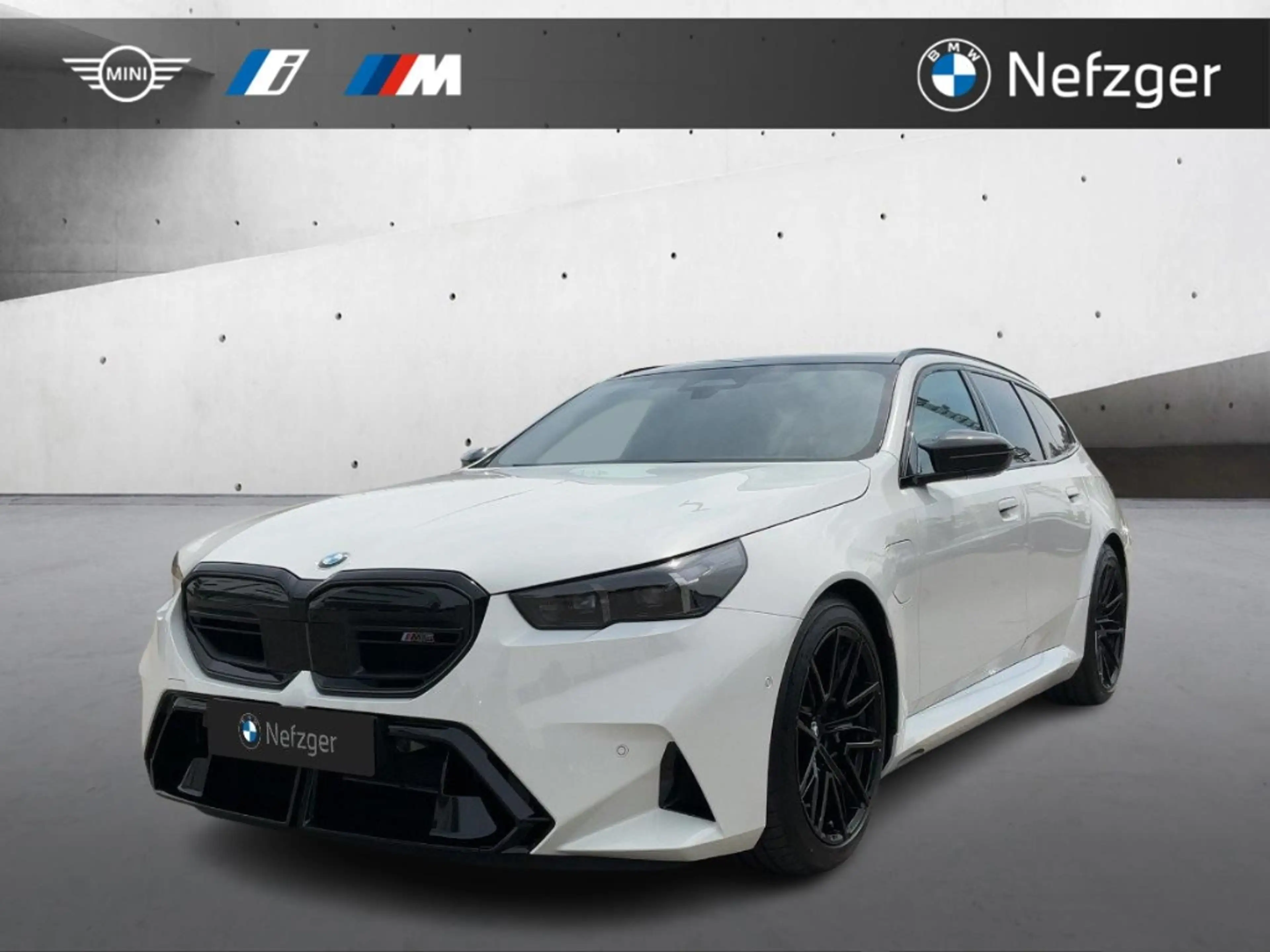 BMW M5 Touring Leder el. AHK Pano B&W HUD Memory Sitz