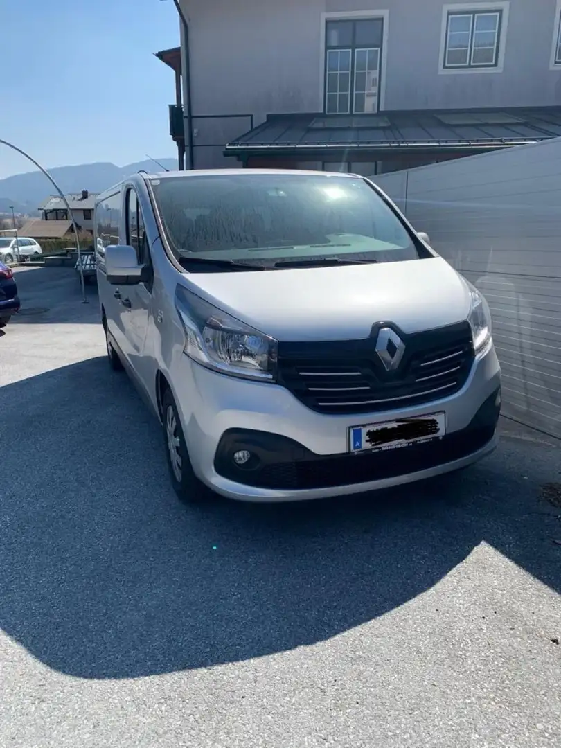 Renault Trafic Renault Trafic Combi 2,7T dCi 125 Silber - 2