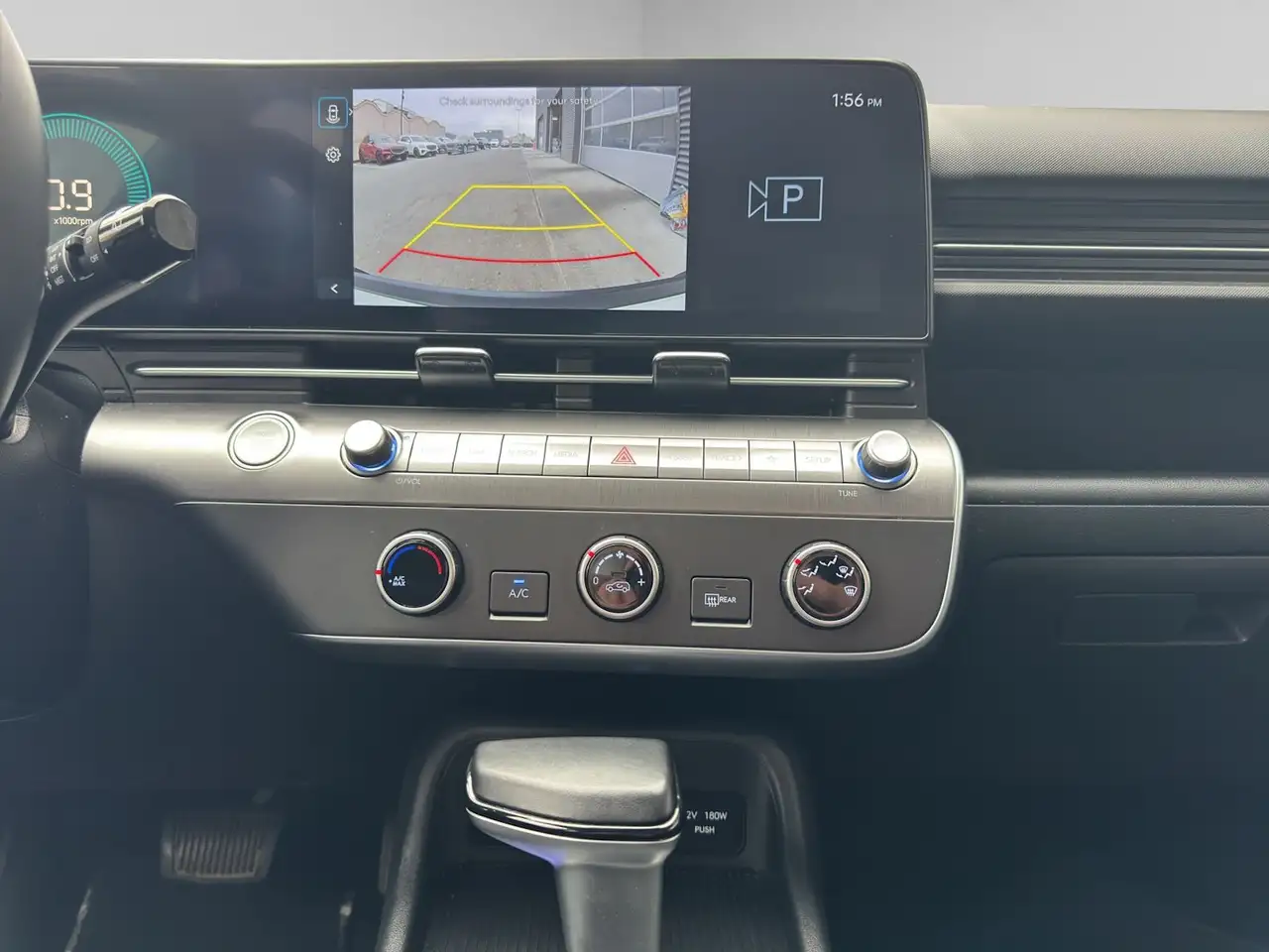 Hyundai KONA снимка Hyundai KONA