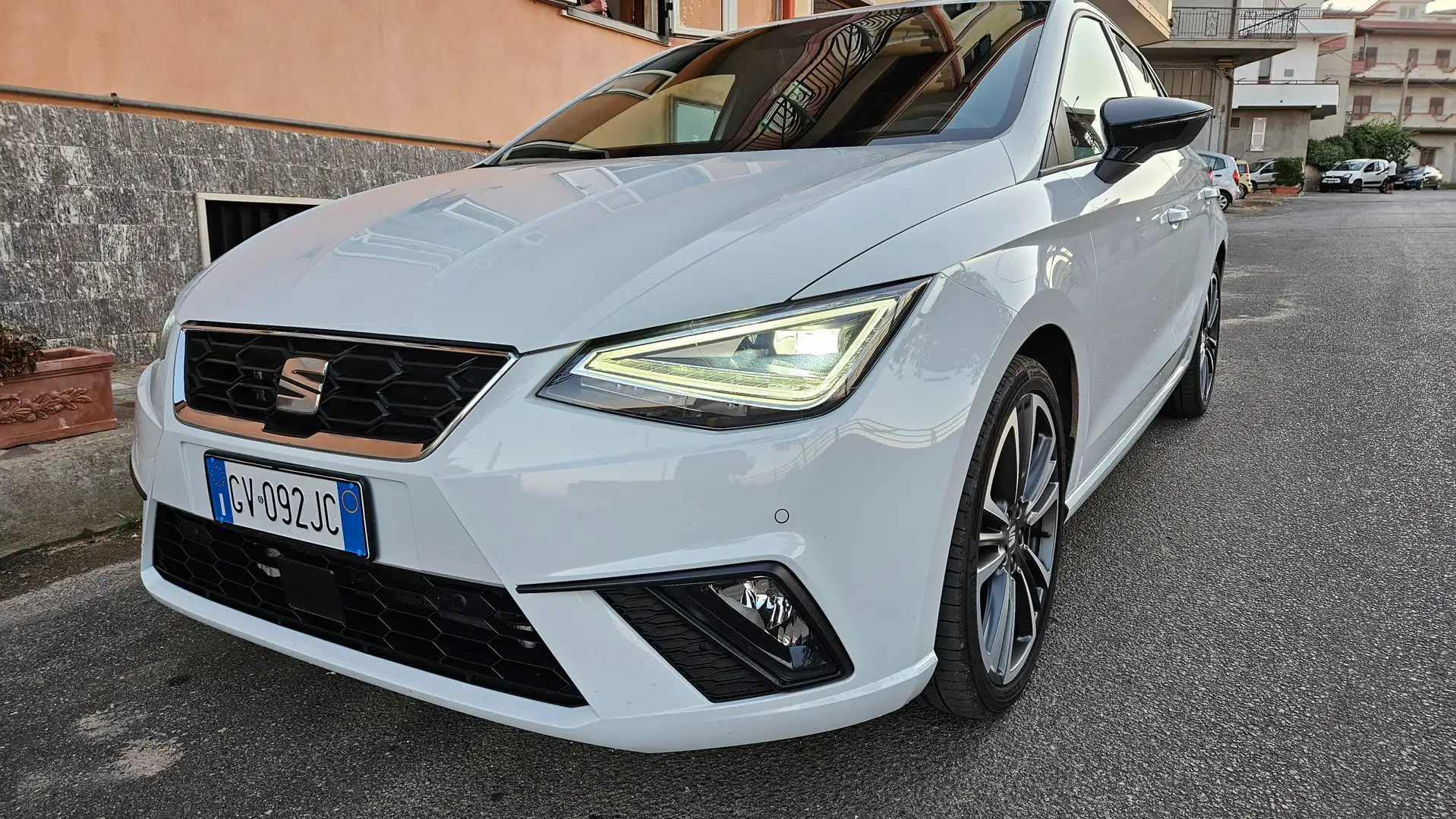 SEAT Ibiza Ibiza 1.0 ecotsi Anniversary-Limited Edition Bianco - 2