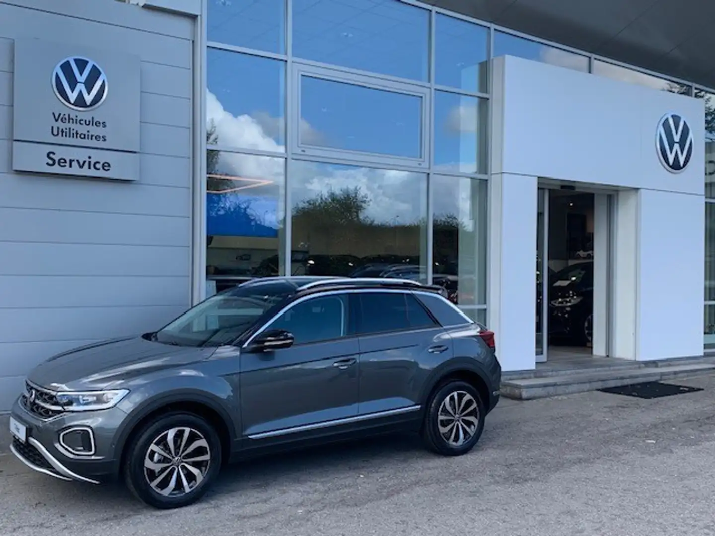Volkswagen T-Roc STYLE 1.5TSI 150CV DSG7 Gris - 1