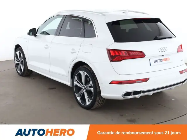 Audi Q5 view 4