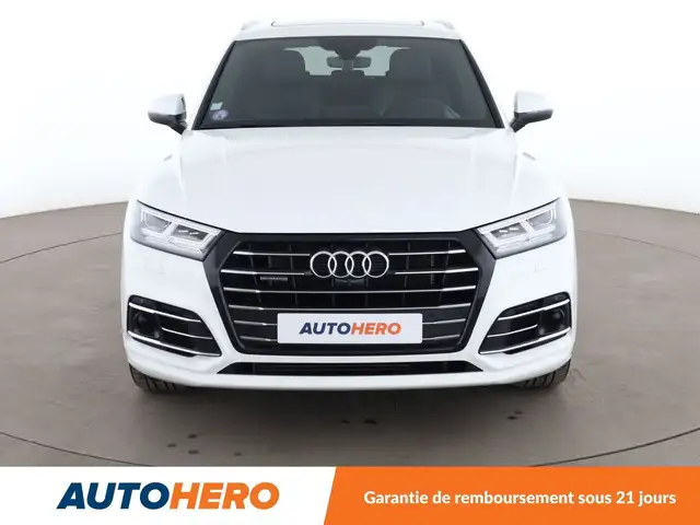Audi Q5 view 9
