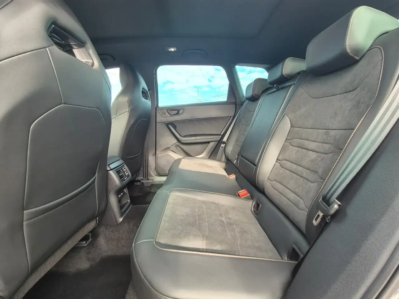 Cupra Ateca 1.5 TSI DSG PANO*DINAMICA*ACC*KAM*AHK*19", миниатюра 14