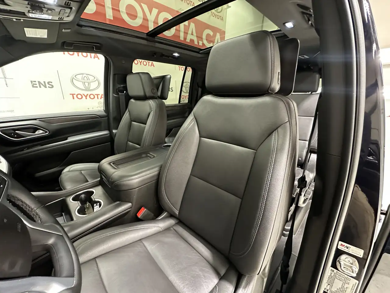 Chevrolet Suburban снимка Chevrolet Suburban