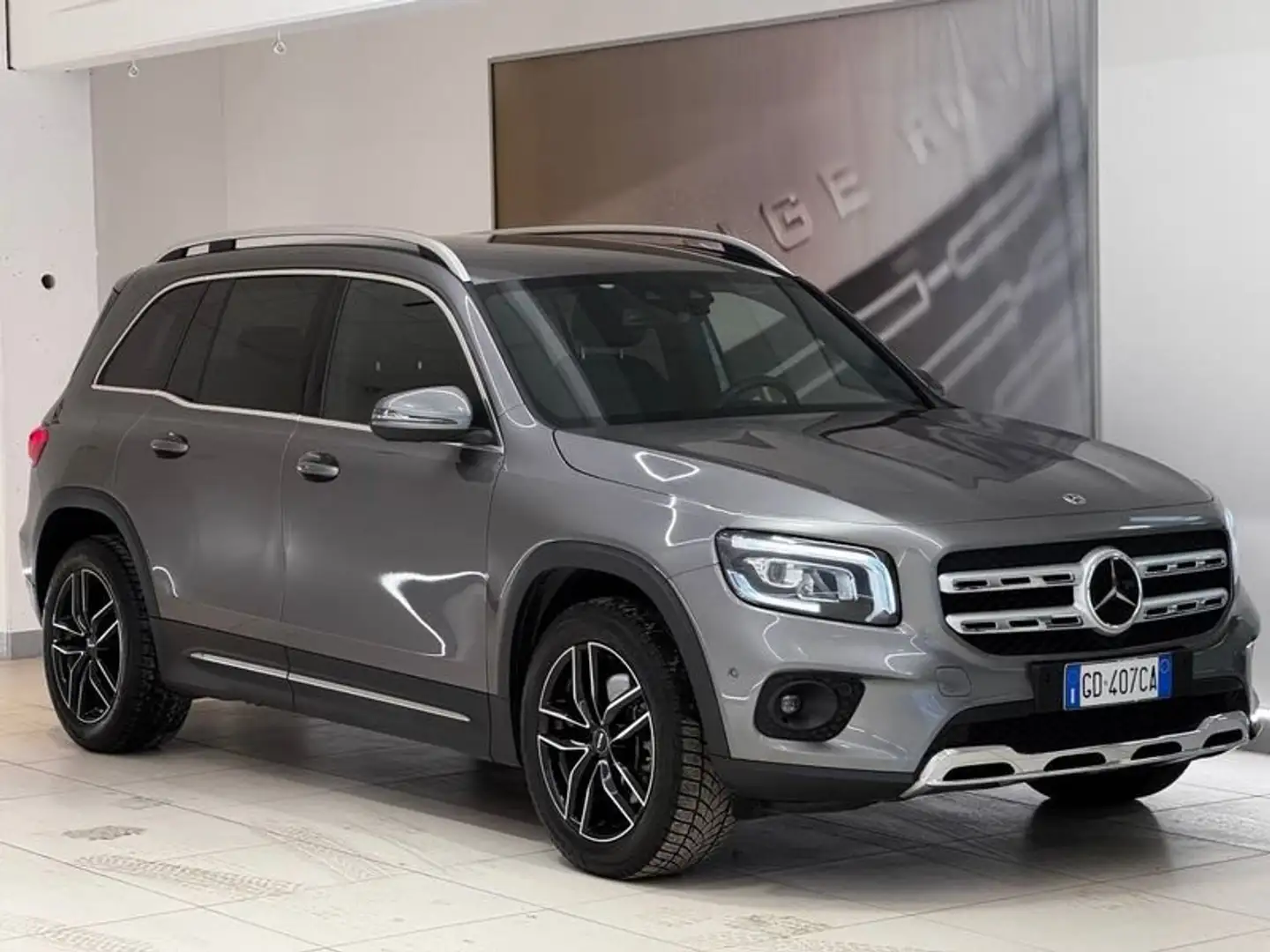 Mercedes-Benz GLB 200 GLB 200 d Automatic Sport Plus DOPPIO TRENO CERCH Grigio - 1
