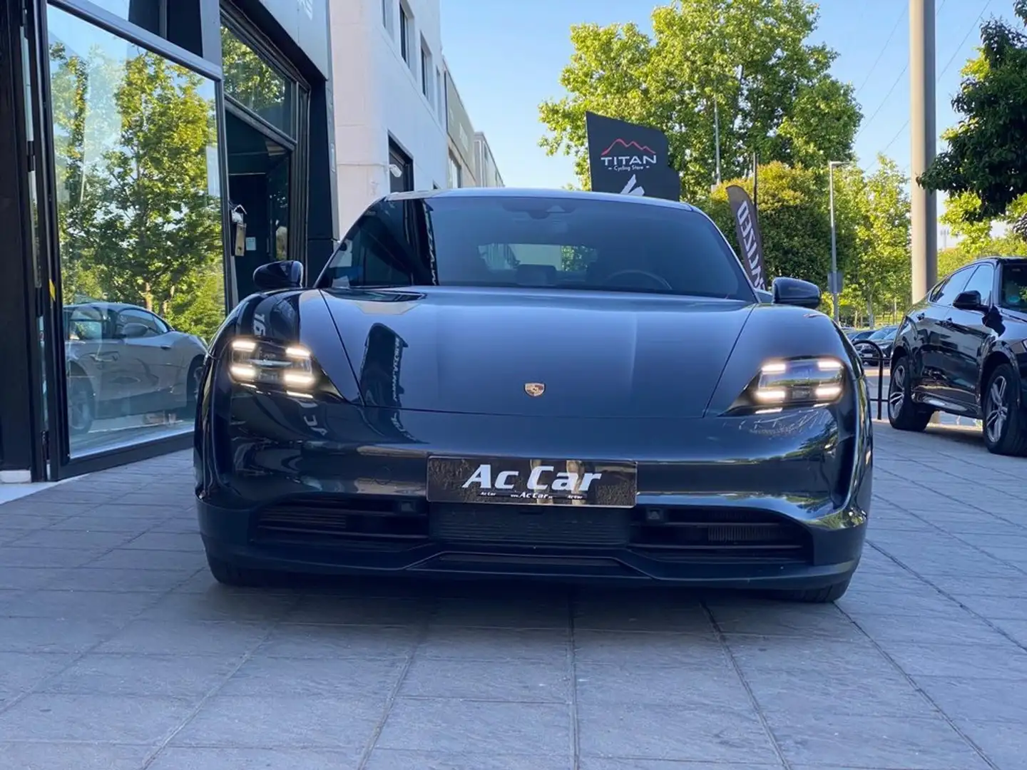 Porsche Taycan Deportivo 408cv Automático de 4 Puertas Negro - 2