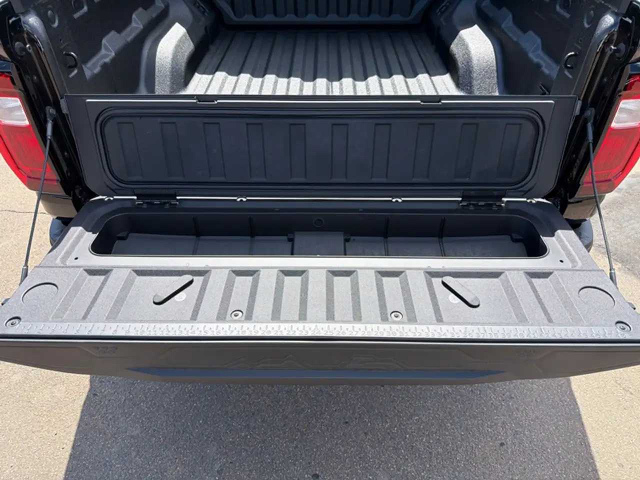 GMC Canyon photo GMC Canyon