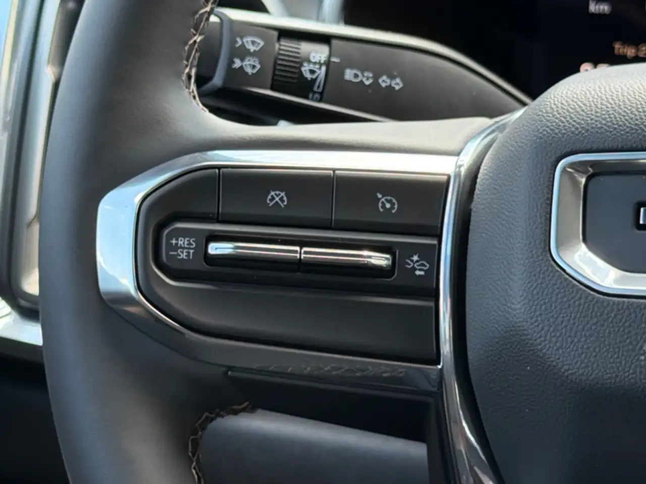 GMC Canyon photo GMC Canyon