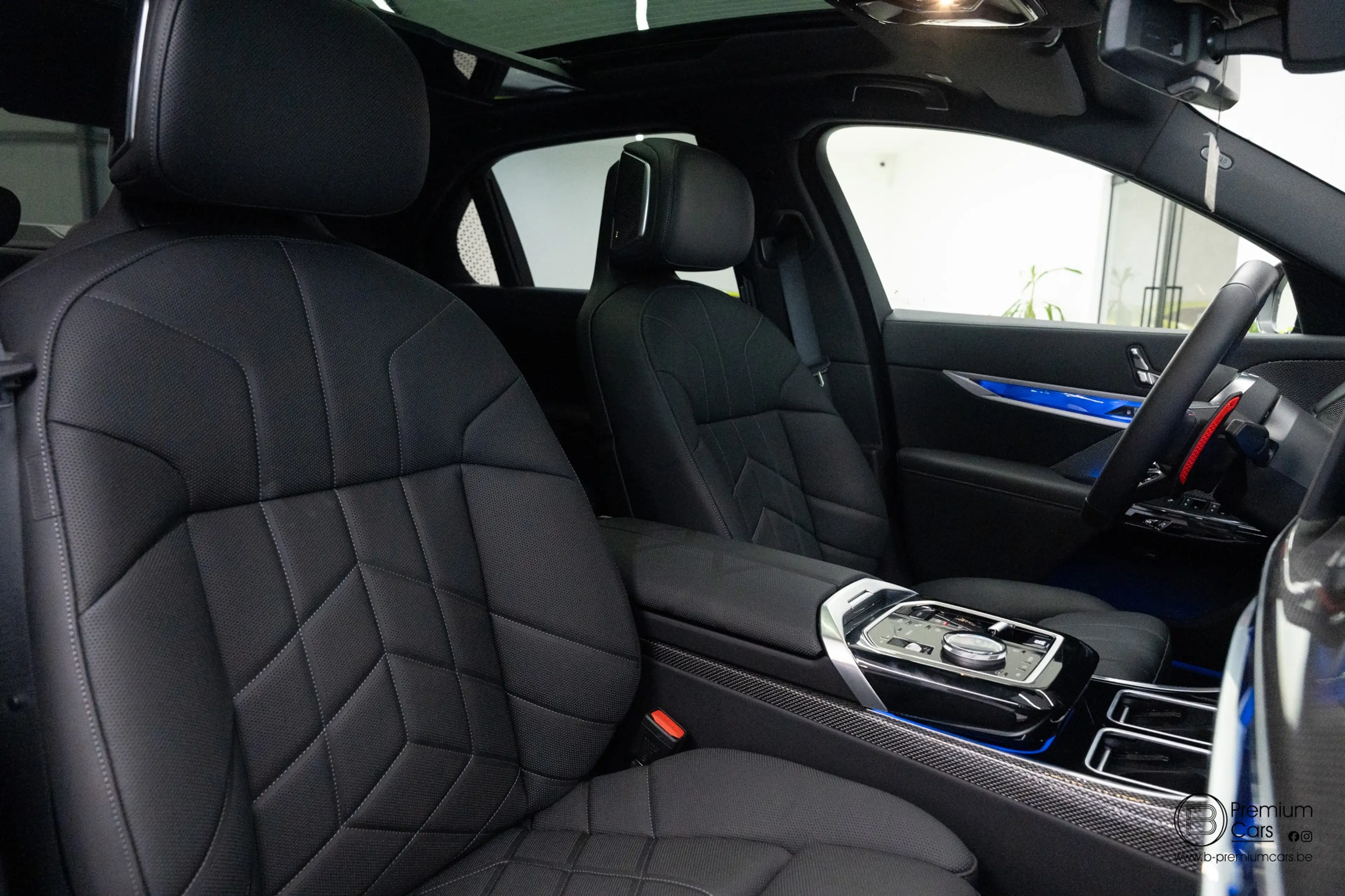 BMW 760 xDrive Individual! FULL OPTIONS! Black pack! — photo 27