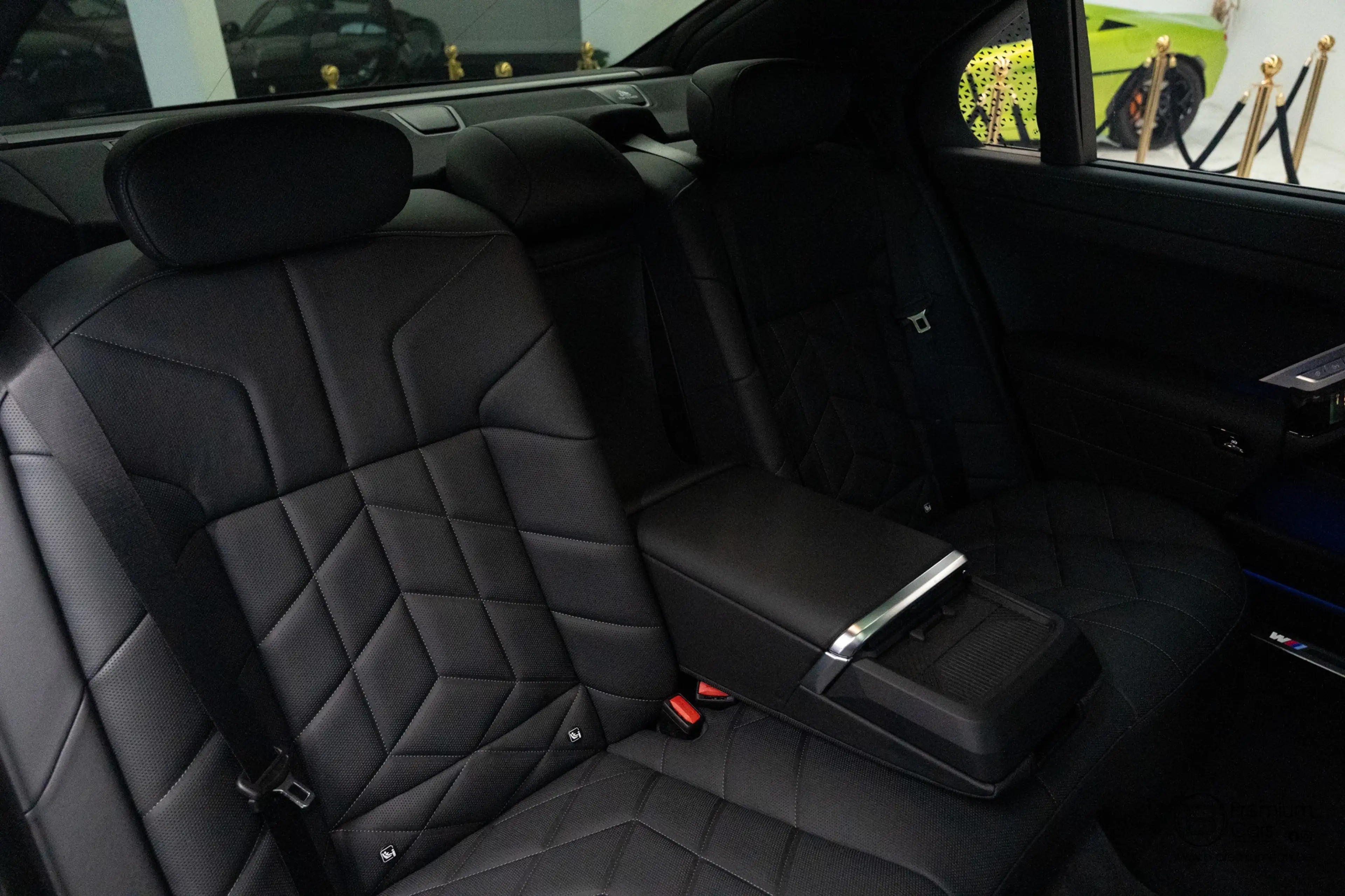 BMW 760 xDrive Individual! FULL OPTIONS! Black pack! — photo 26