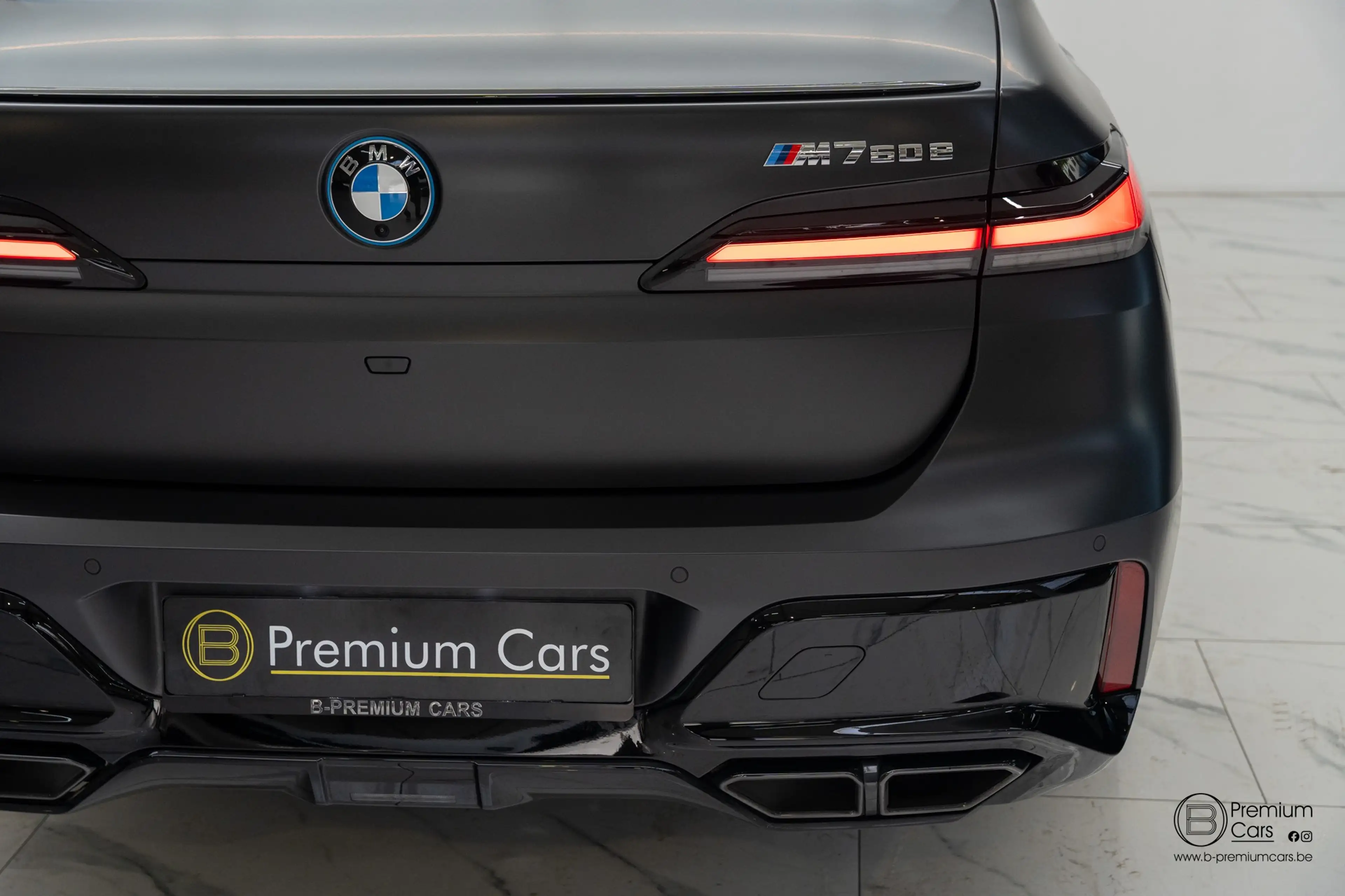 BMW 760 xDrive Individual! FULL OPTIONS! Black pack! — photo 15