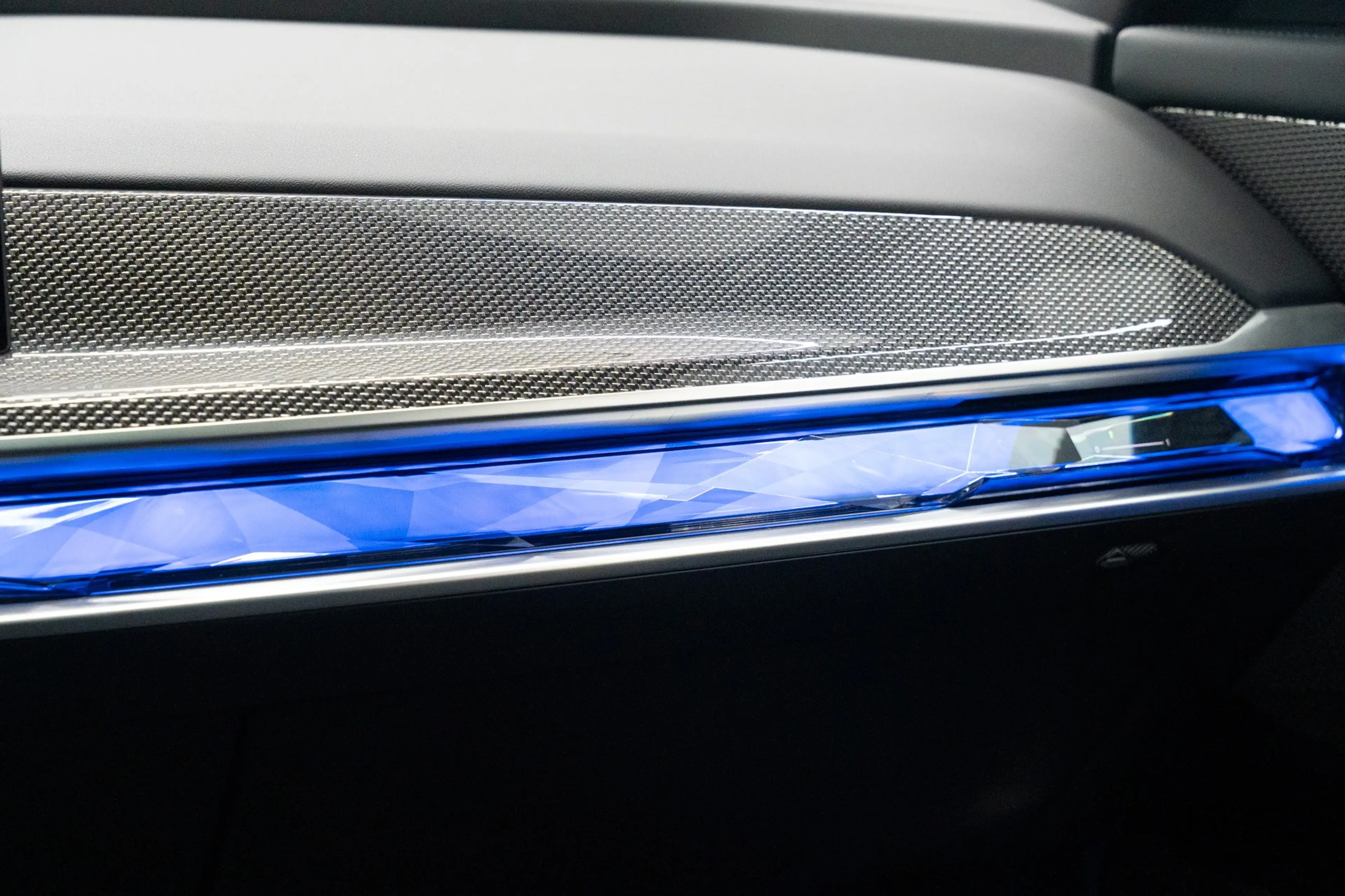 BMW 760 xDrive Individual! FULL OPTIONS! Black pack! — photo 34