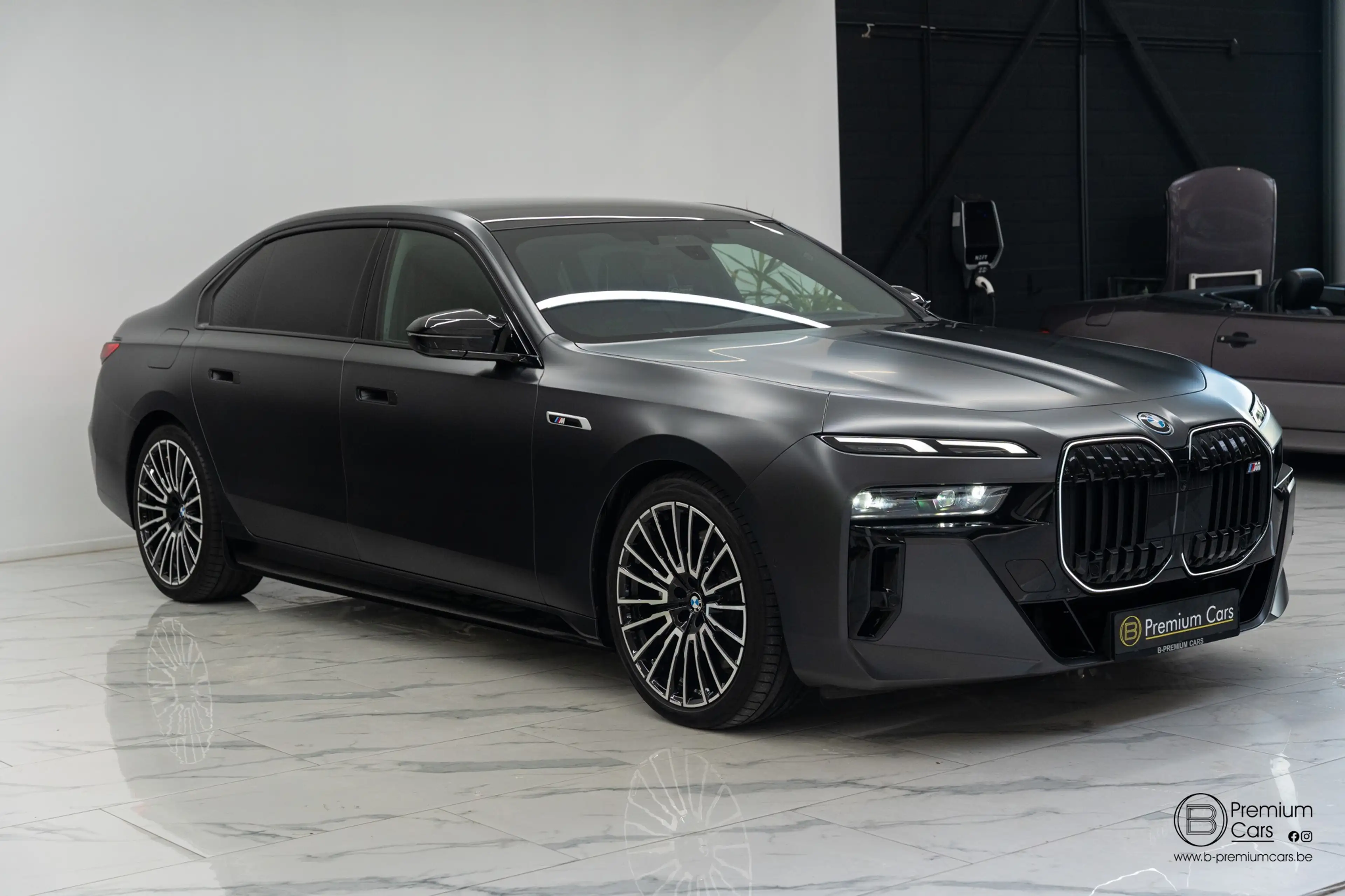 BMW 760 xDrive Individual! FULL OPTIONS! Black pack! — photo 6