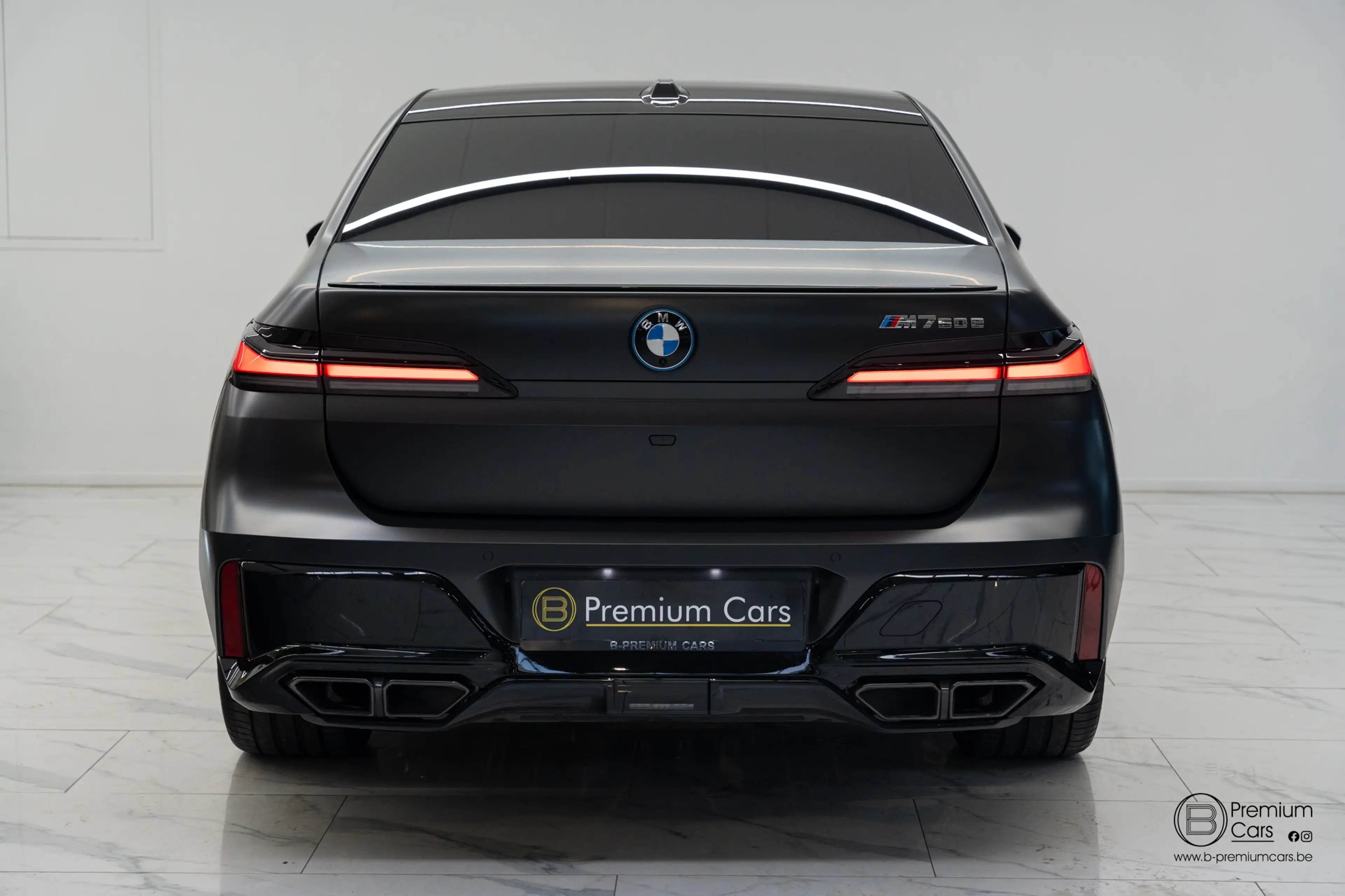 BMW 760 xDrive Individual! FULL OPTIONS! Black pack! — photo 14