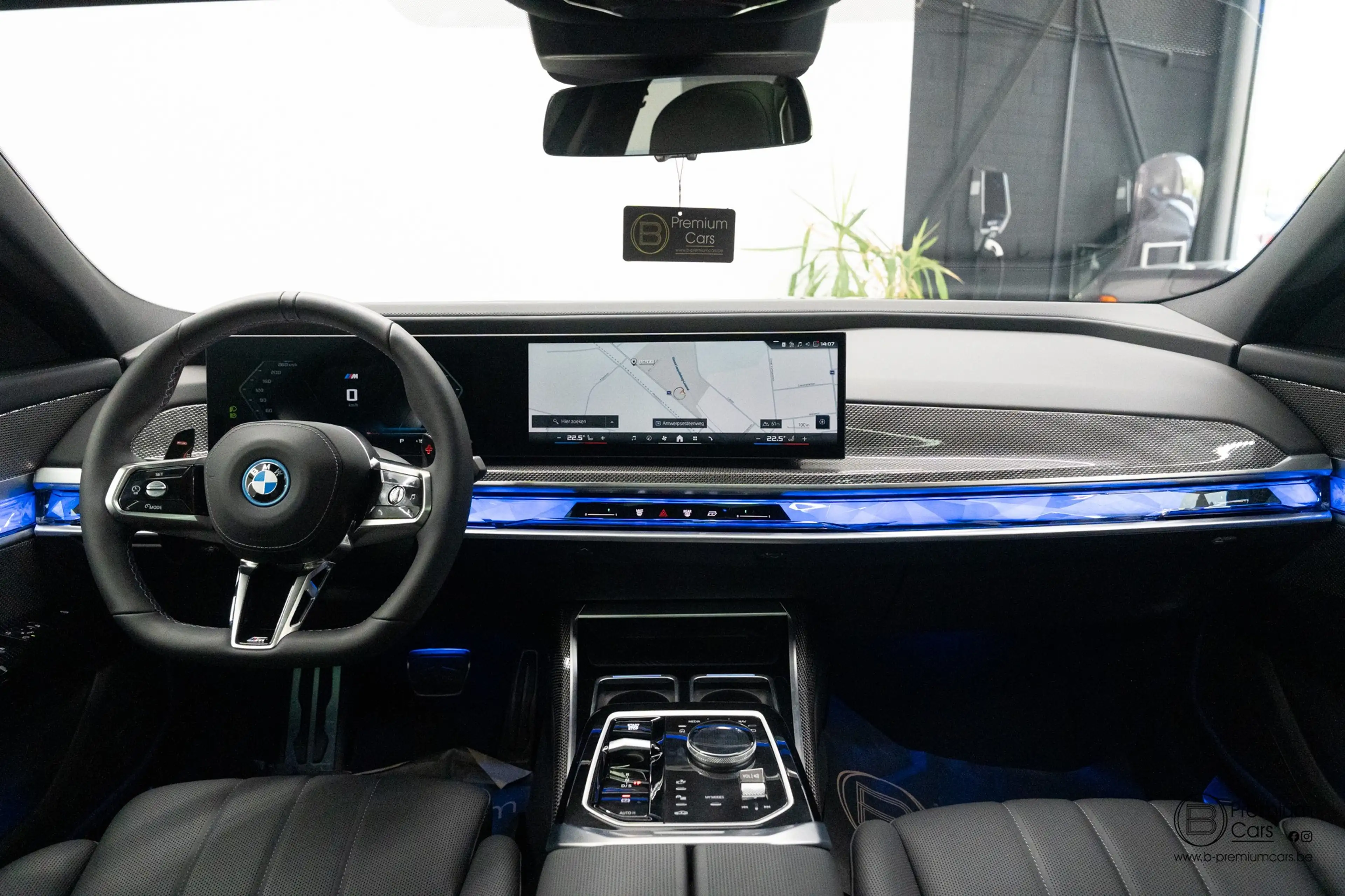 BMW 760 xDrive Individual! FULL OPTIONS! Black pack! — photo 30