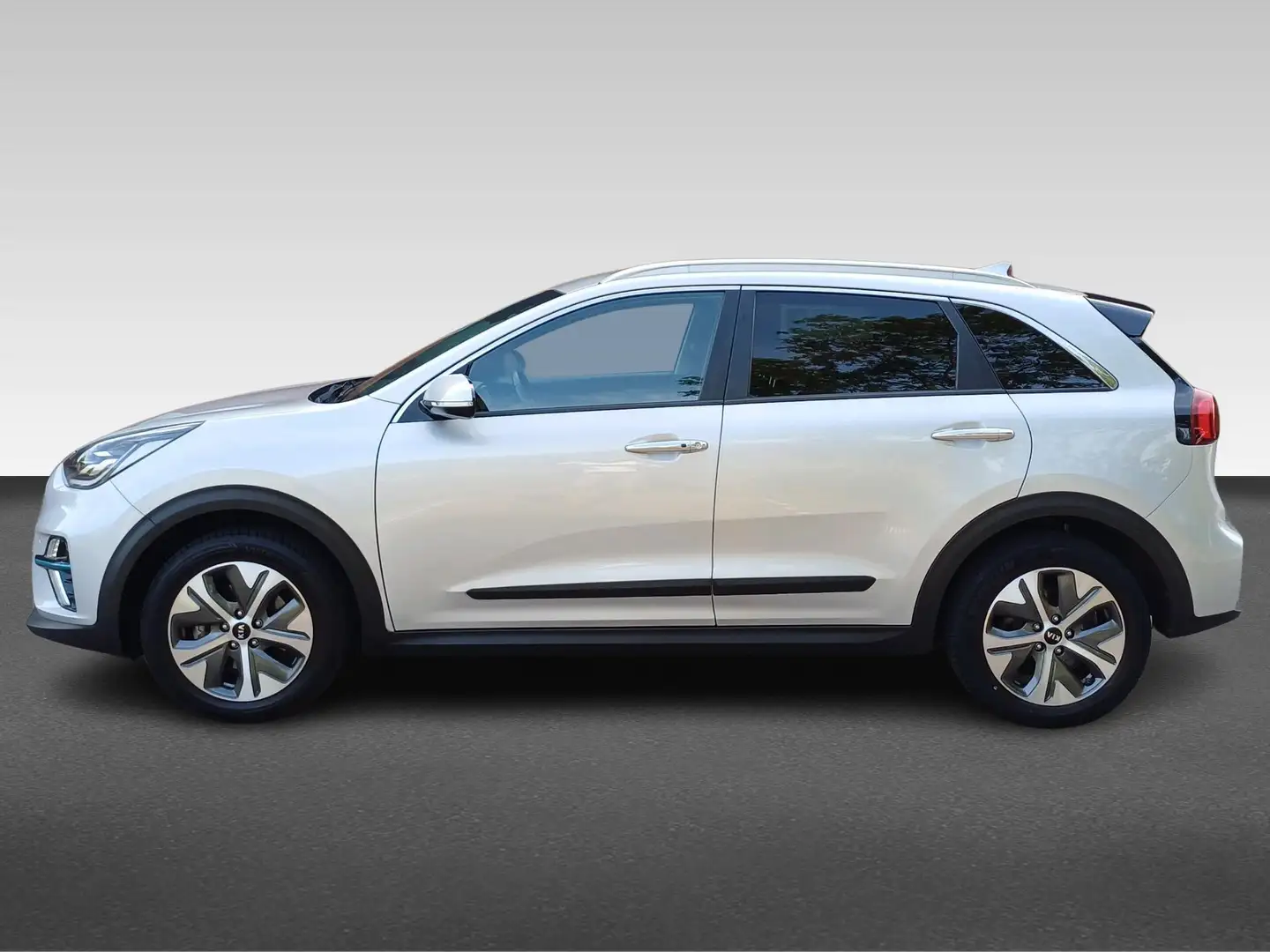 Kia e-Niro ExecutiveLine 64 kWh Šedá - 2