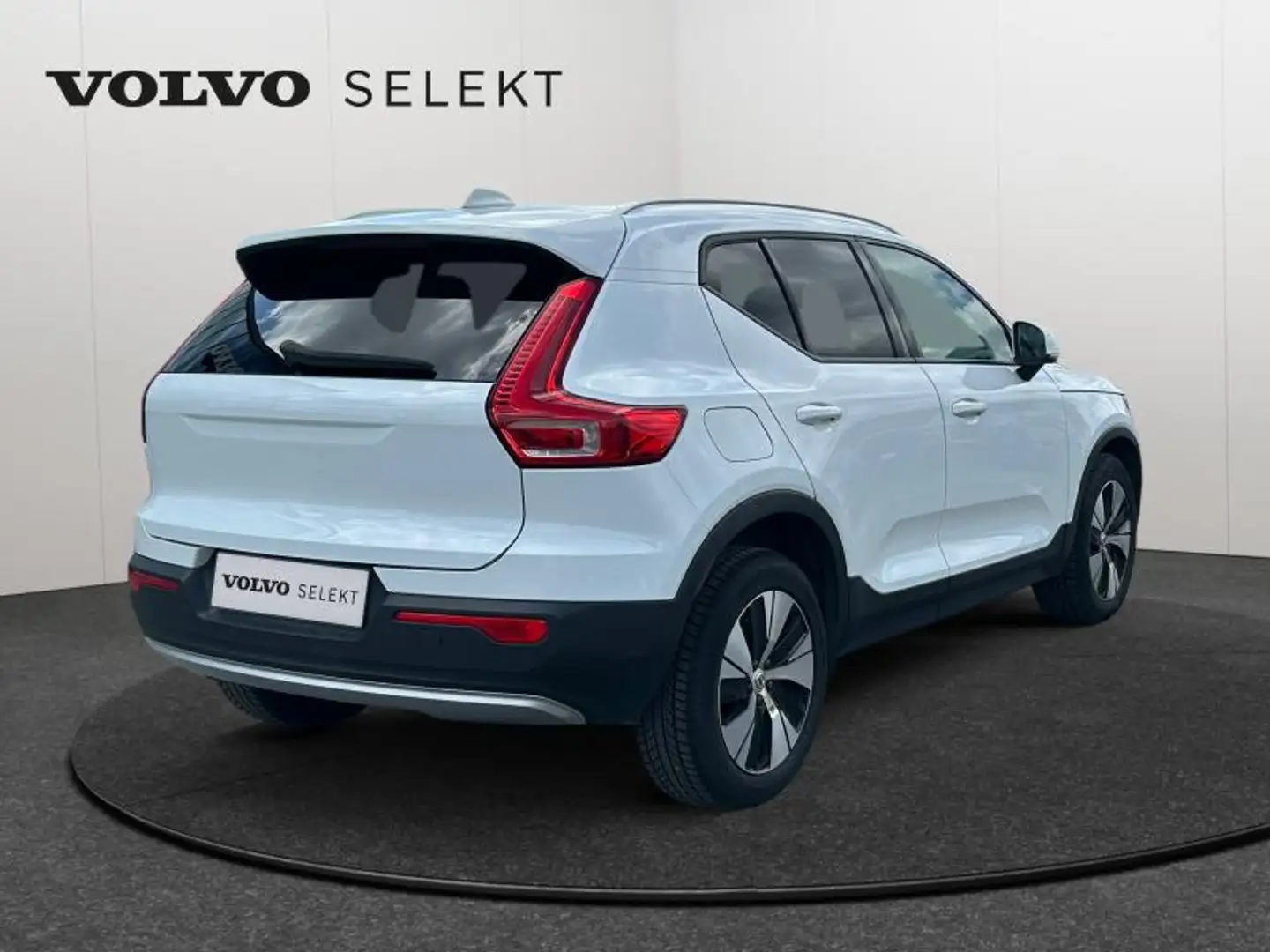 Volvo XC40 T3 Momentum / Essence Blanc - 2