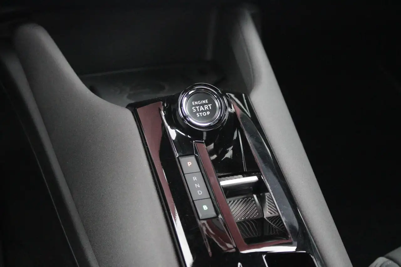 Alfa Romeo Junior 2025 — фото 16