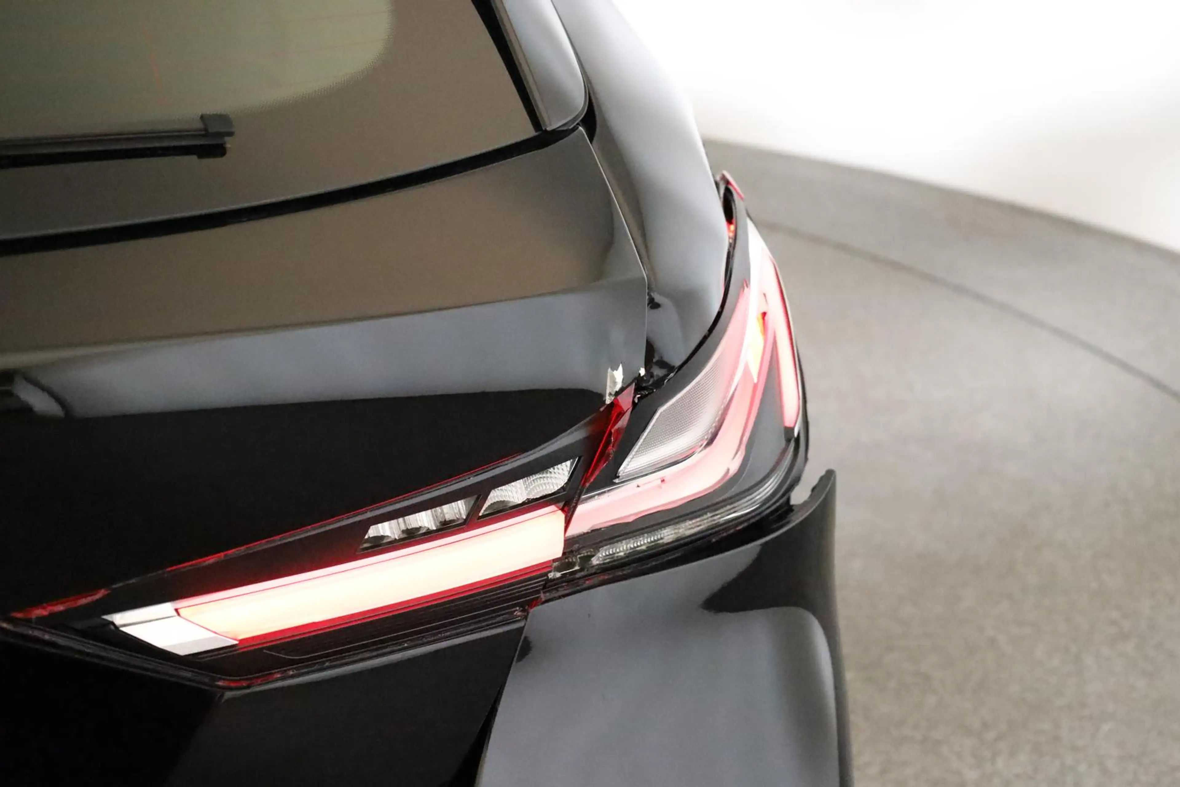 BMW 118 i Advantage LED LiveCockpitPro SitzHZ PDC 17" — photo 11