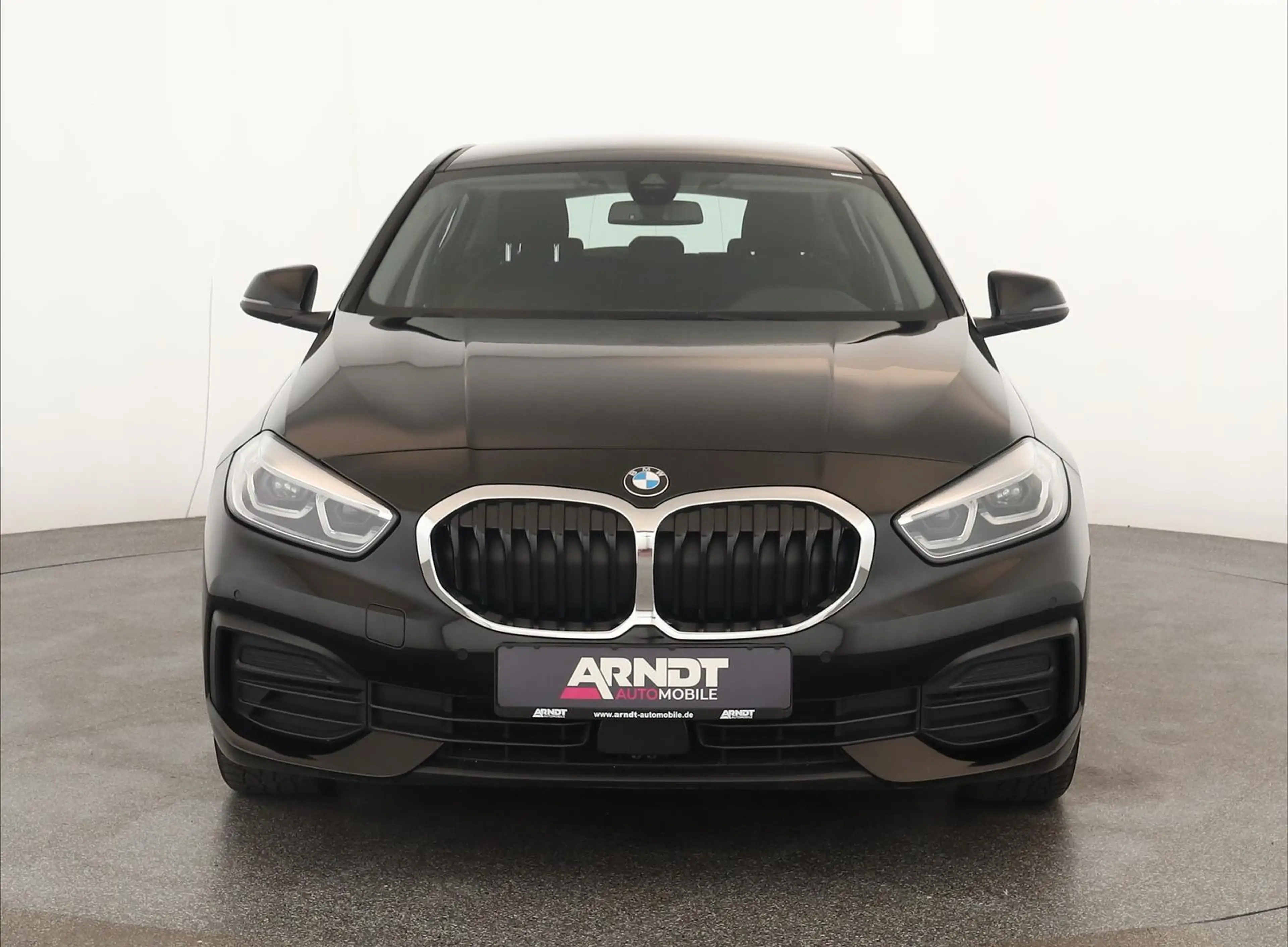 BMW 118 i Advantage LED LiveCockpitPro SitzHZ PDC 17" — photo 6