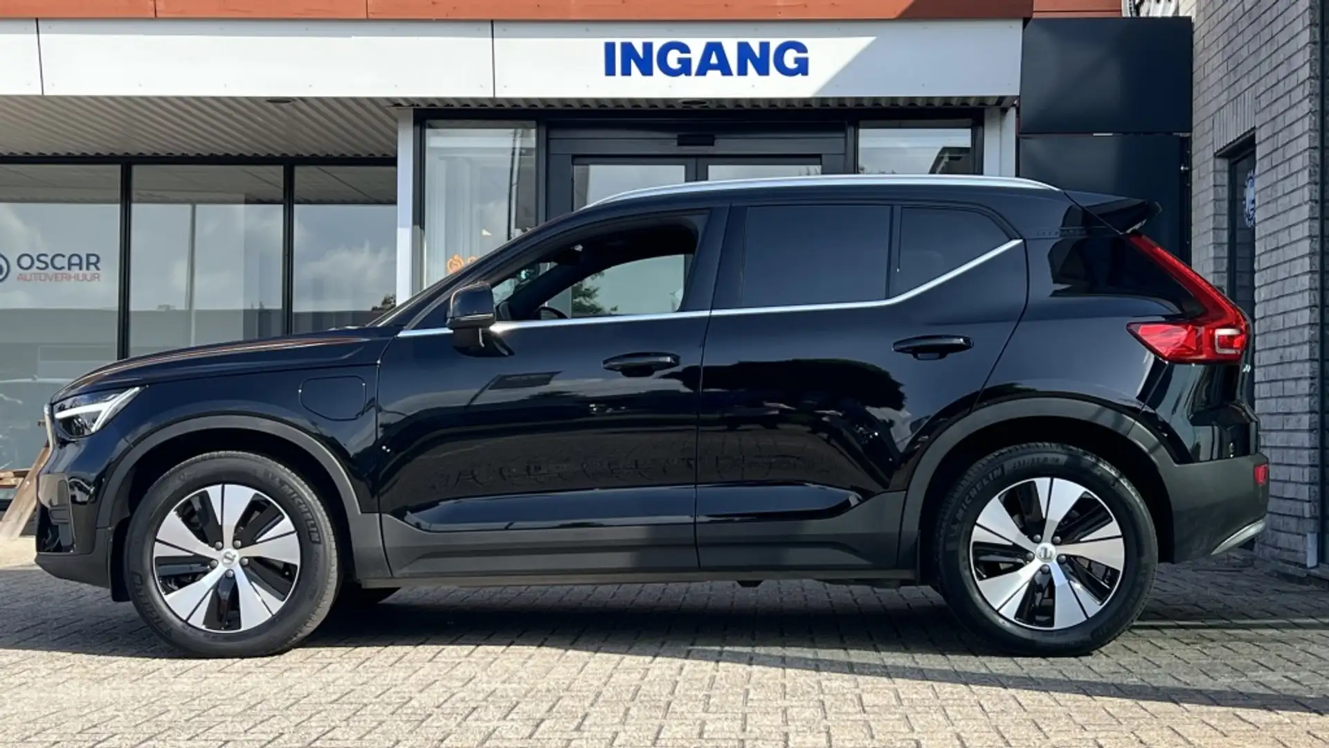 Volvo XC40 1.5 T4 Rech Inscr. Navi | Camera | Cruise Zwart - 2